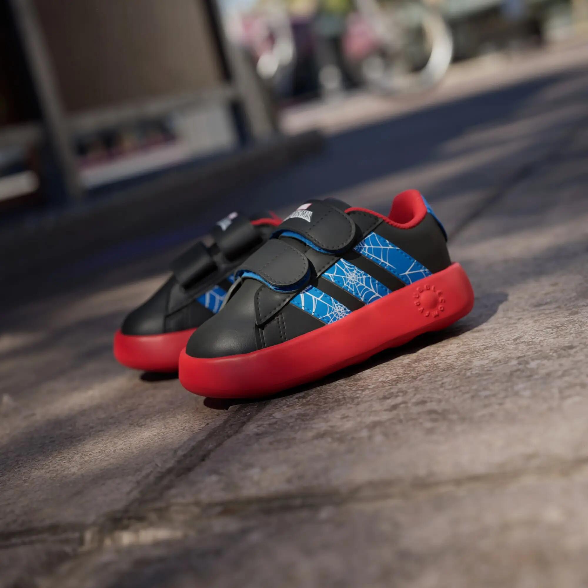 Scarpe adidas x Marvel Spider-Man Grand Court 6/16