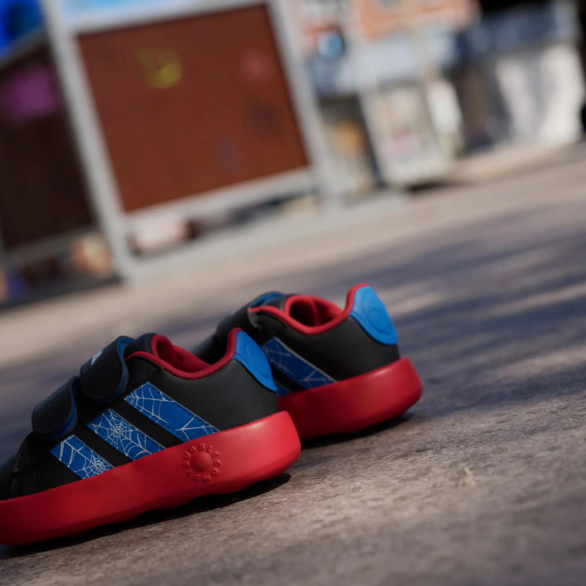 Scarpe adidas x Marvel Spider-Man Grand Court 15/16