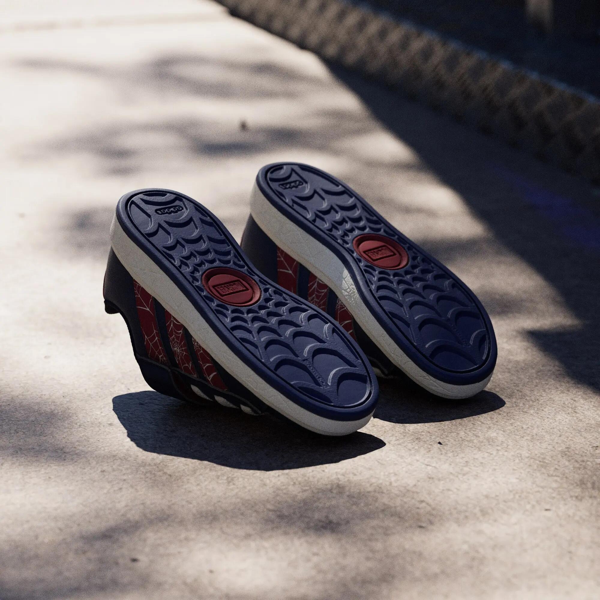 Scarpe adidas Marvel Spider-Man Grand Court 3/16