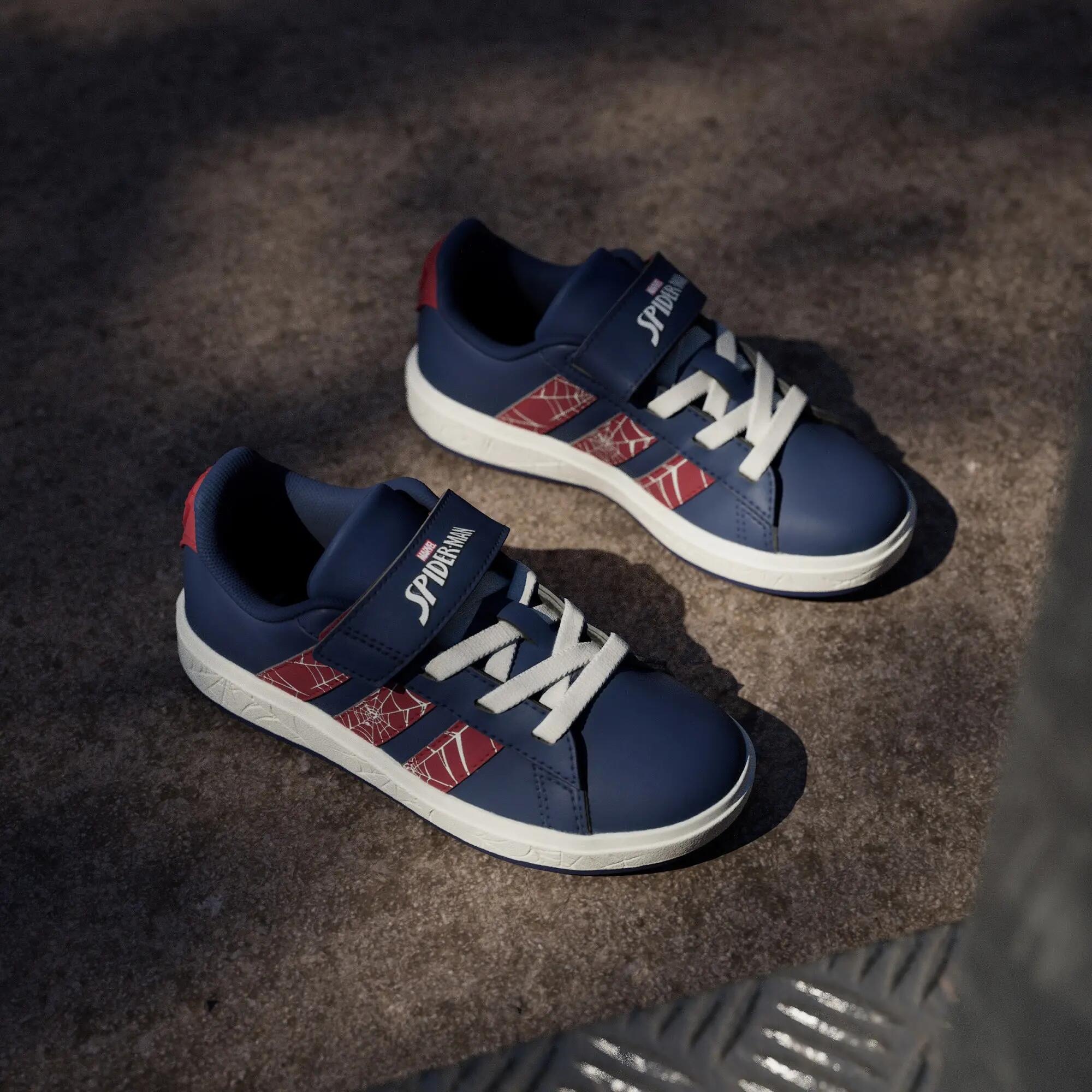 Scarpe adidas Marvel Spider-Man Grand Court 4/16
