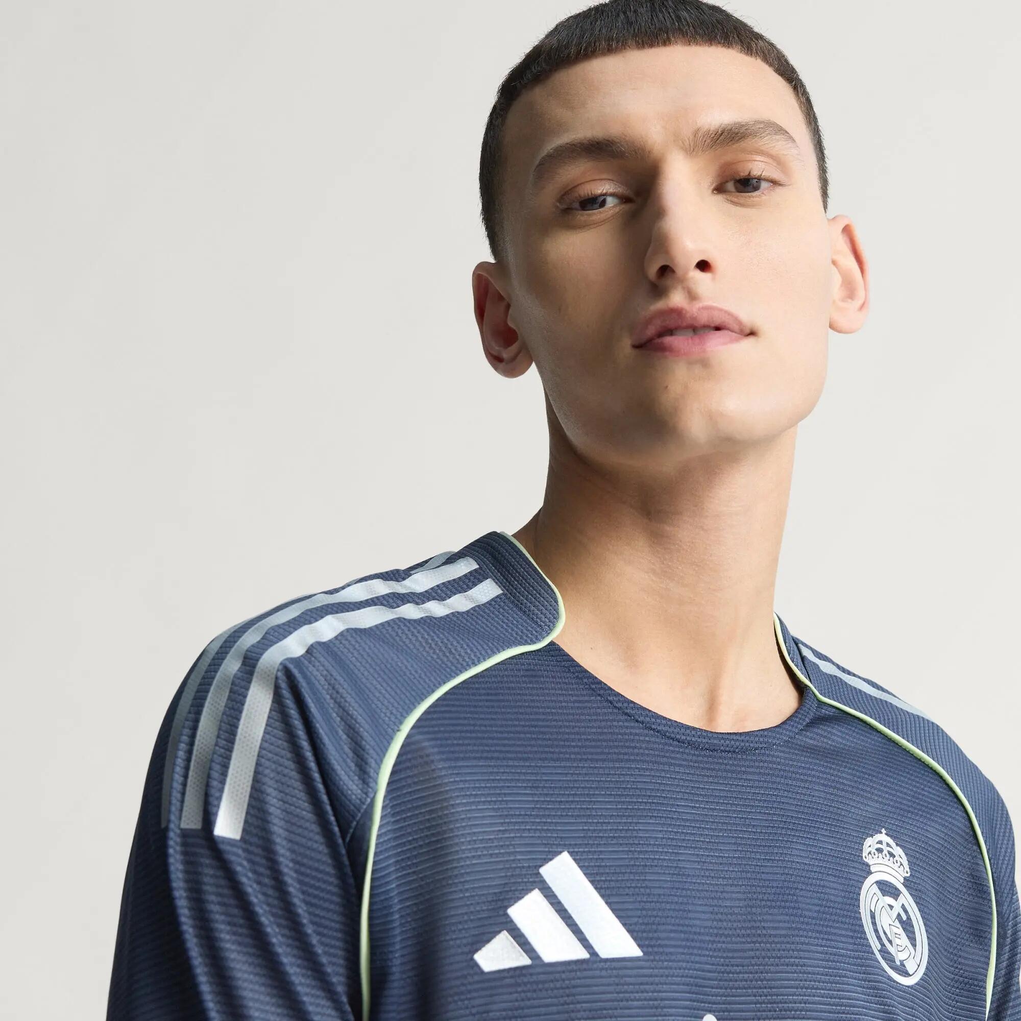 Maglia a manica lunga Authentic Away 25/26 Real Madrid 4/15