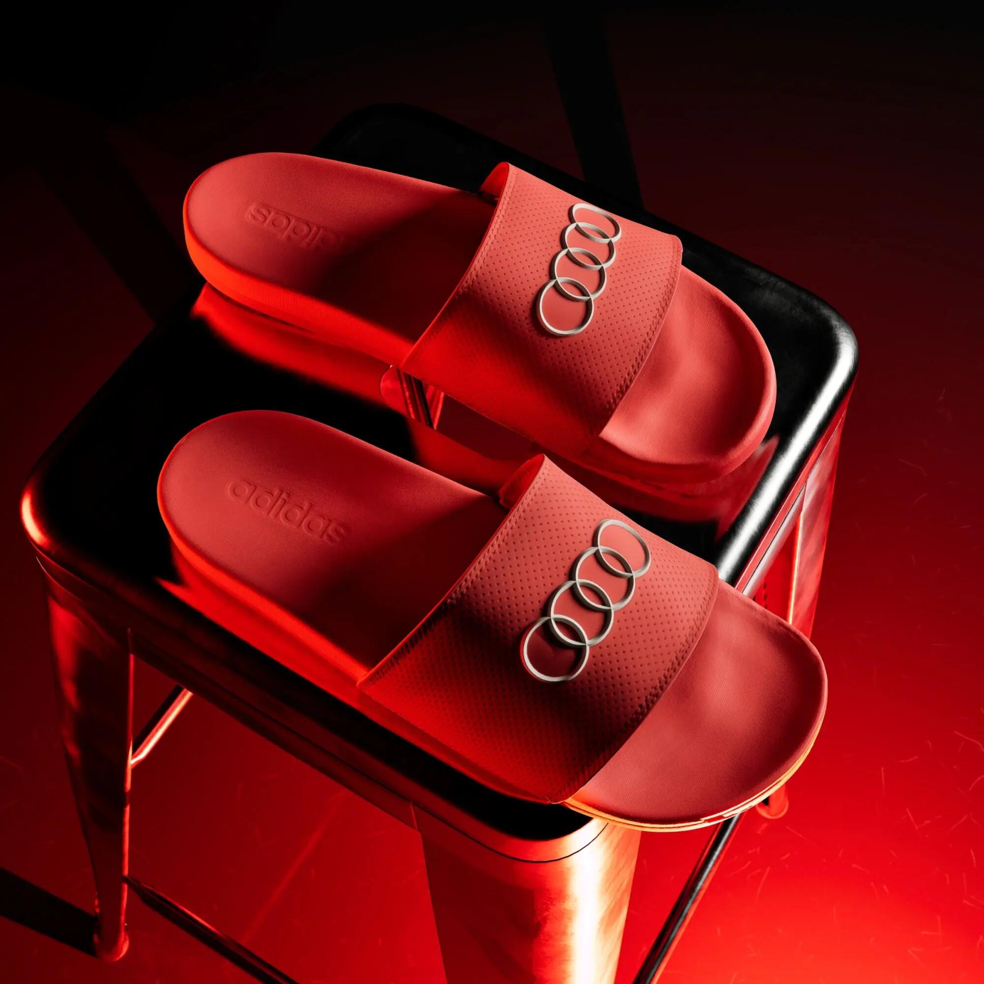 ADILETTE COMFORT AUDI REVOLUT F1 TEAM SLIDES 6/15