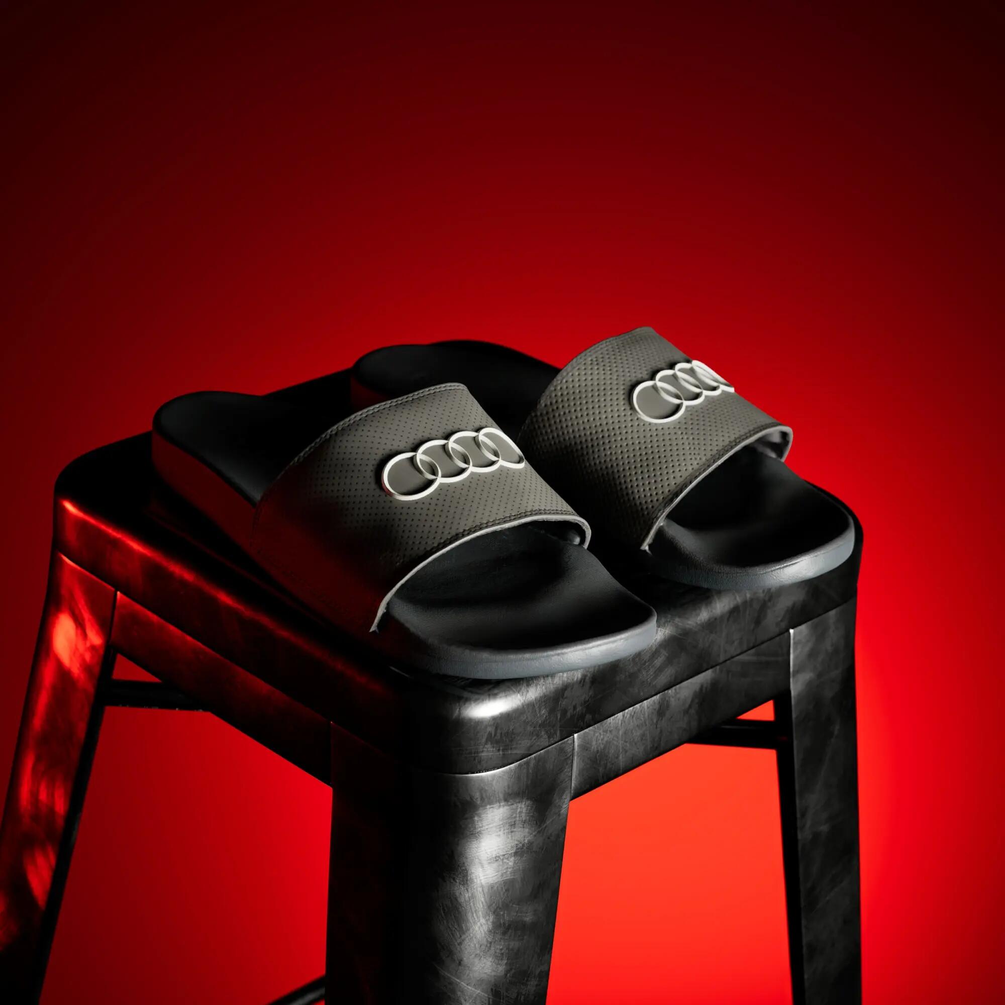 ADILETTE COMFORT AUDI REVOLUT F1 TEAM SLIDES 4/16