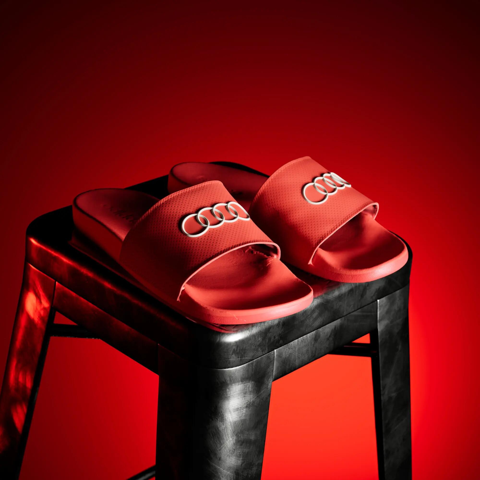 ADILETTE COMFORT AUDI REVOLUT F1 TEAM SLIDES 4/15