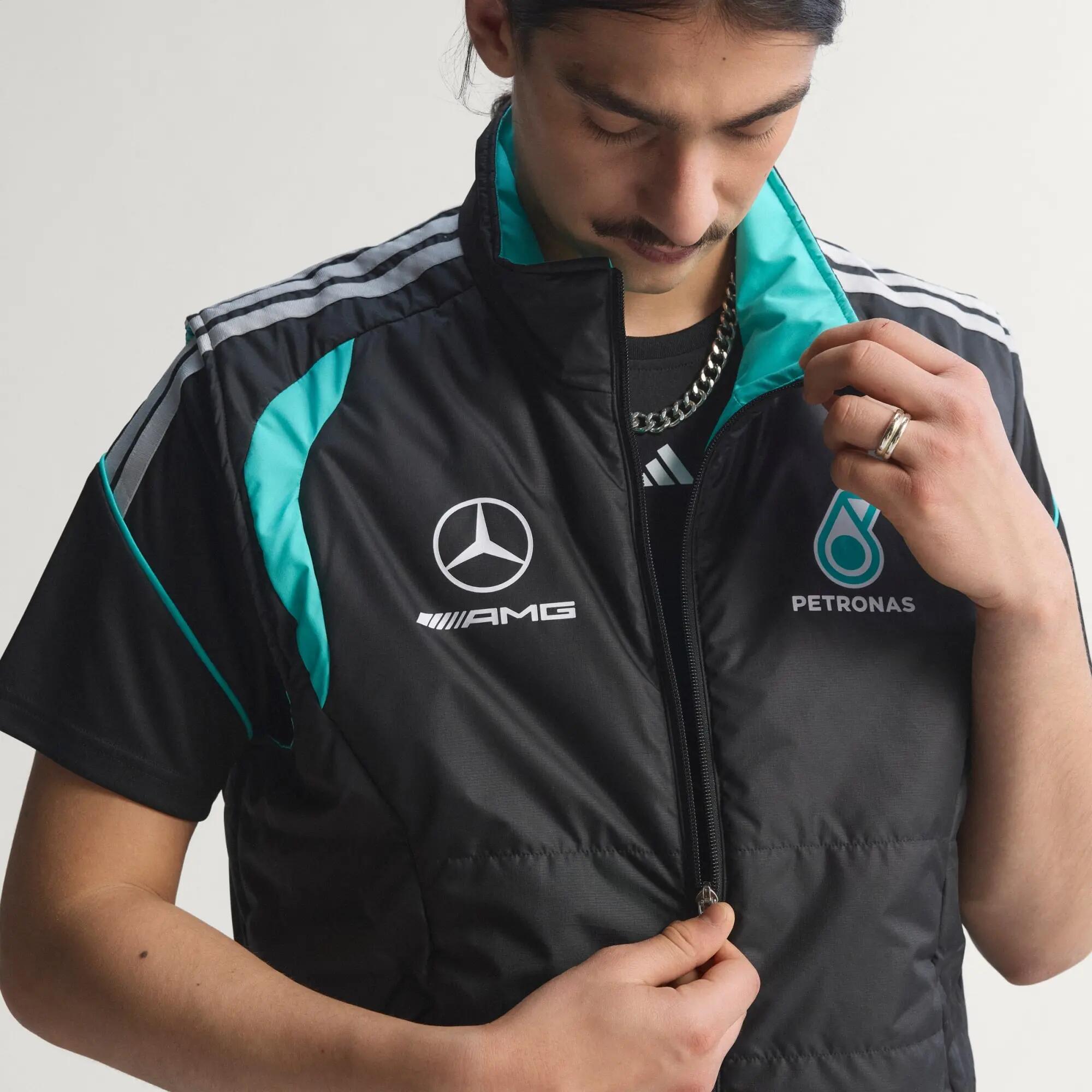 COLETE DE MECÂNICO DA MERCEDES-AMG PETRONAS FORMULA 1 TEAM 14/14