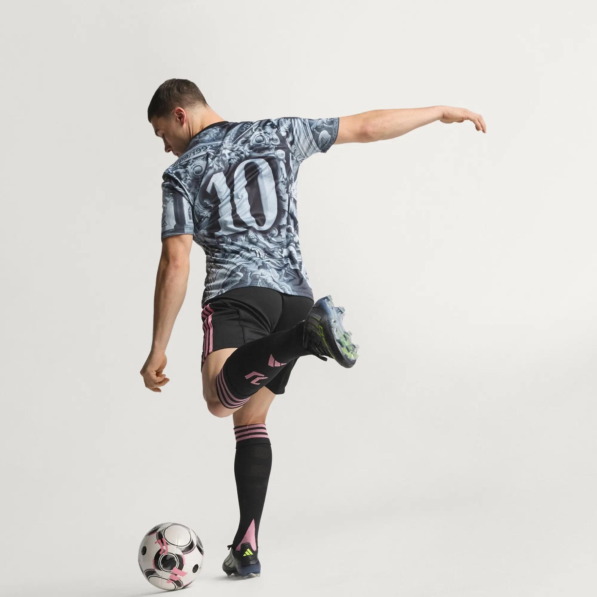 KOSZULKA ROZGRZEWKOWA JUVENTUS 25/26 7/15