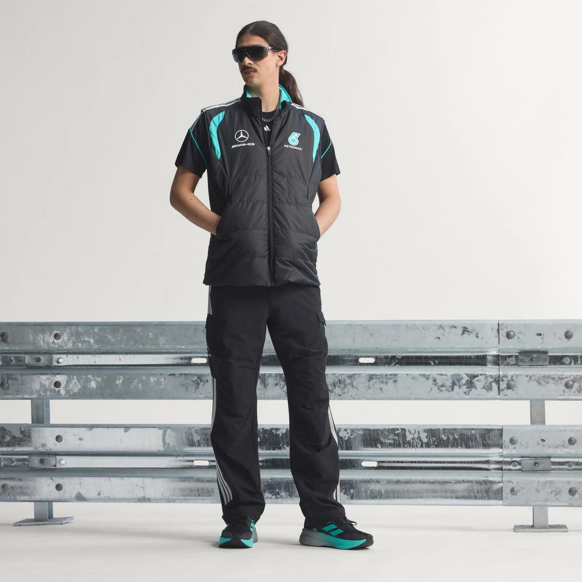 COLETE DE MECÂNICO DA MERCEDES-AMG PETRONAS FORMULA 1 TEAM 11/14