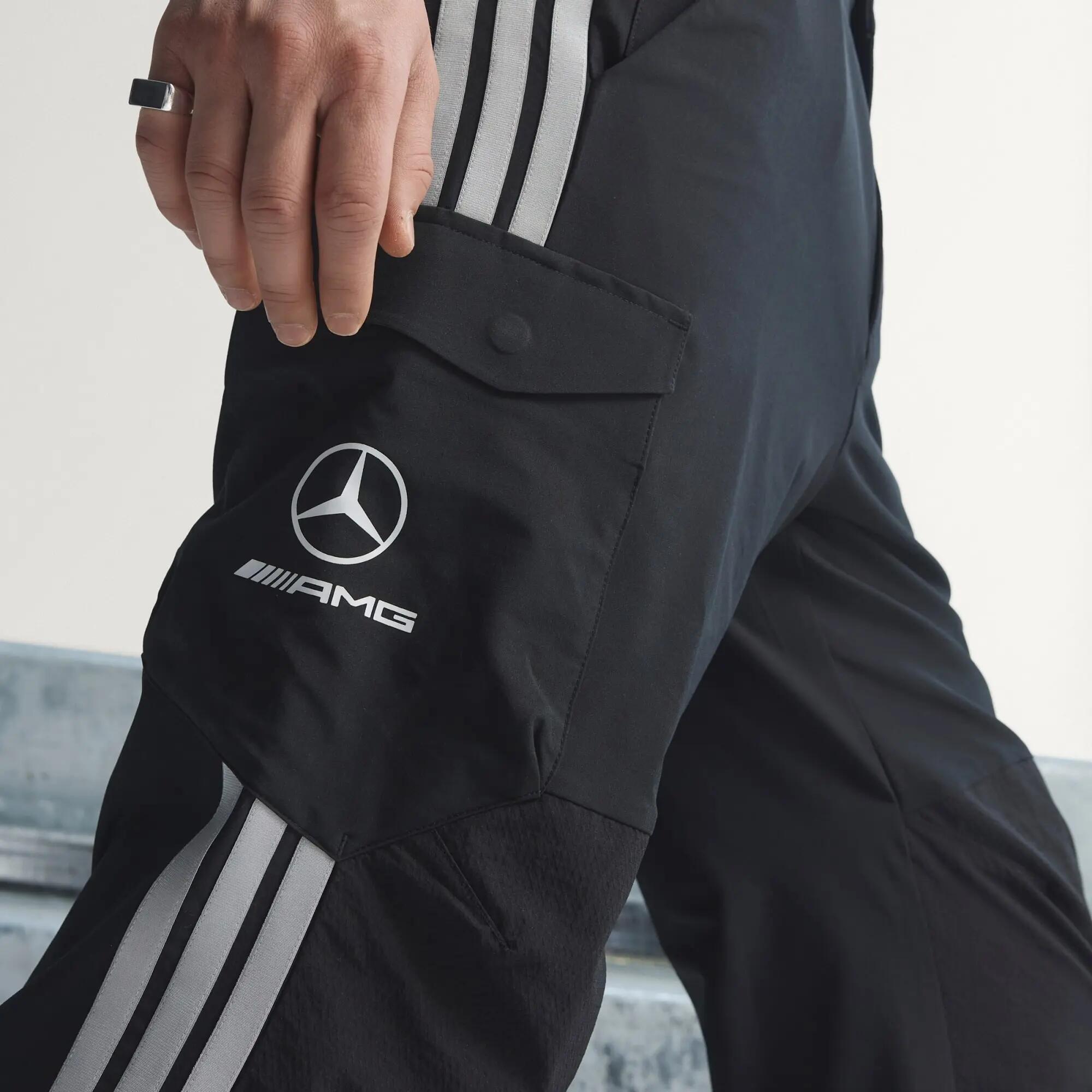 MERCEDES - AMG PETRONAS FORMULA 1 TEAM MECHANICS BROEK 12/12