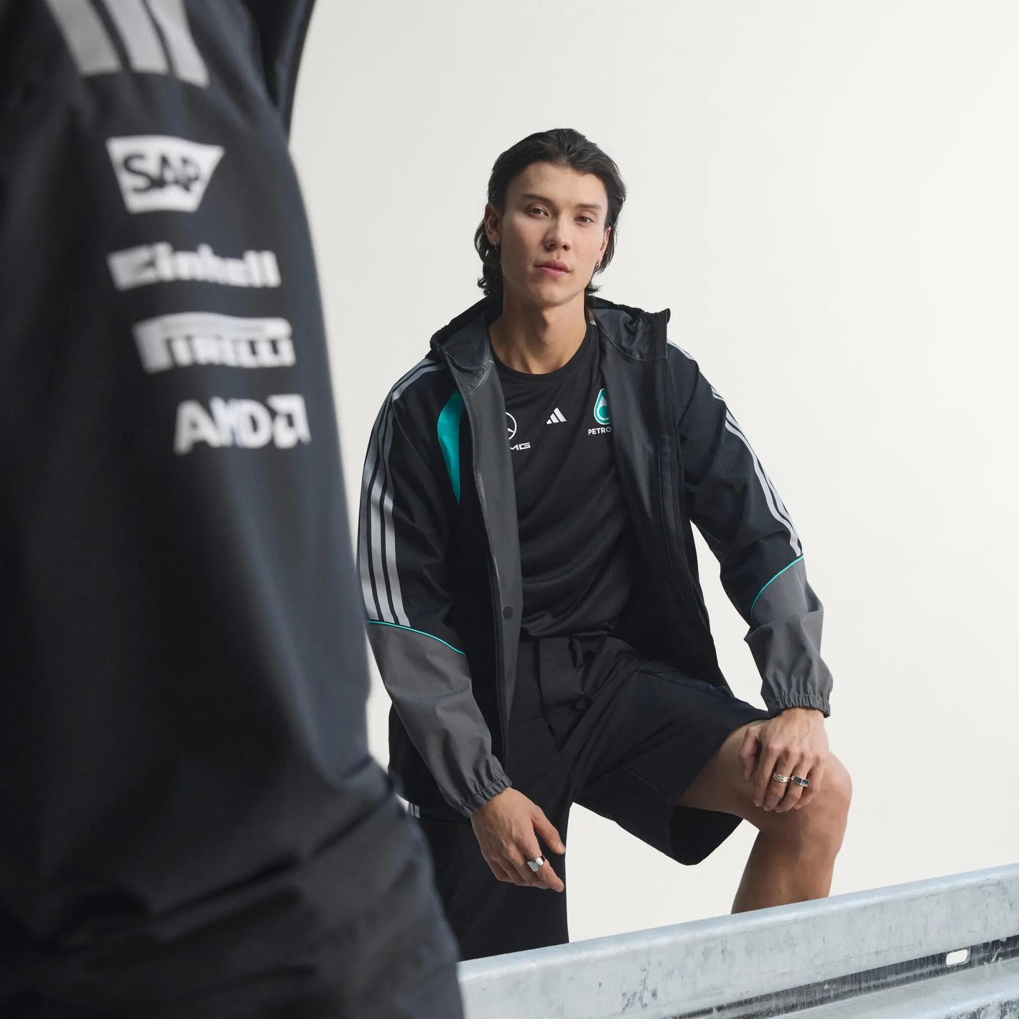 MERCEDES - AMG PETRONAS FORMEL 1 TEAM MECHANICS REGENJACKE 12/15