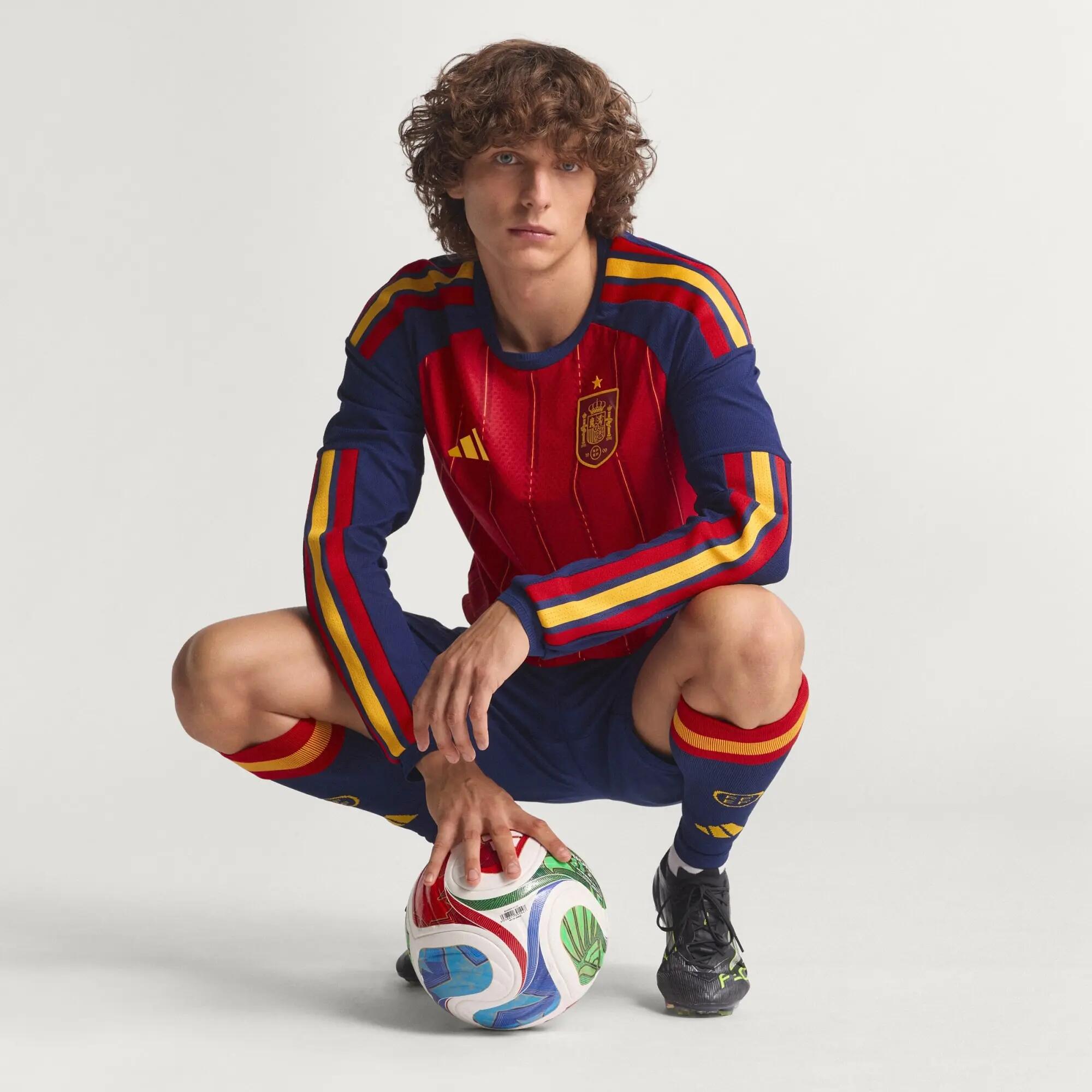 Spanien 26 Authentic Heimtrikot, langärmelig 13/15