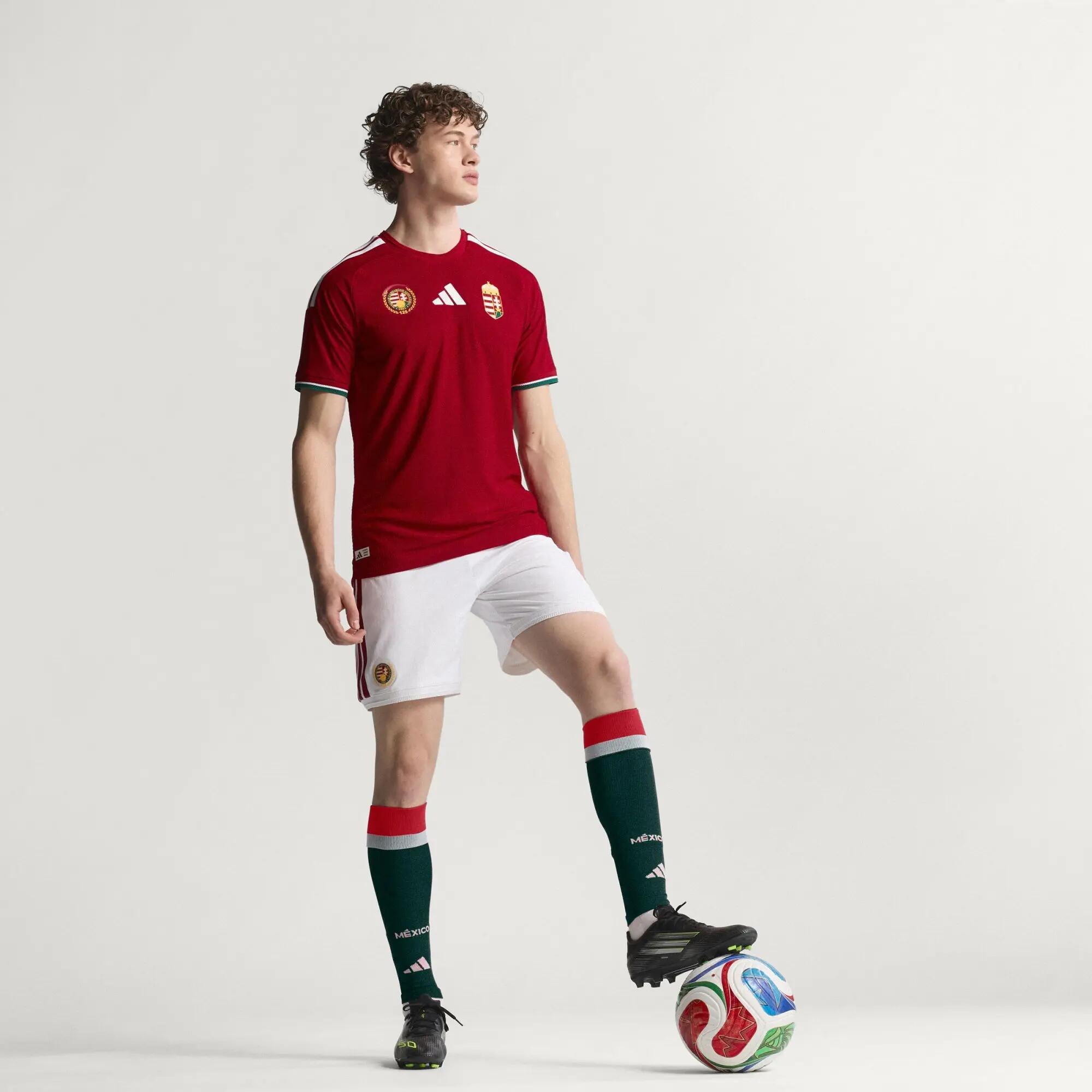 Maillot Domicile Hongrie 26 Authentique 12/15