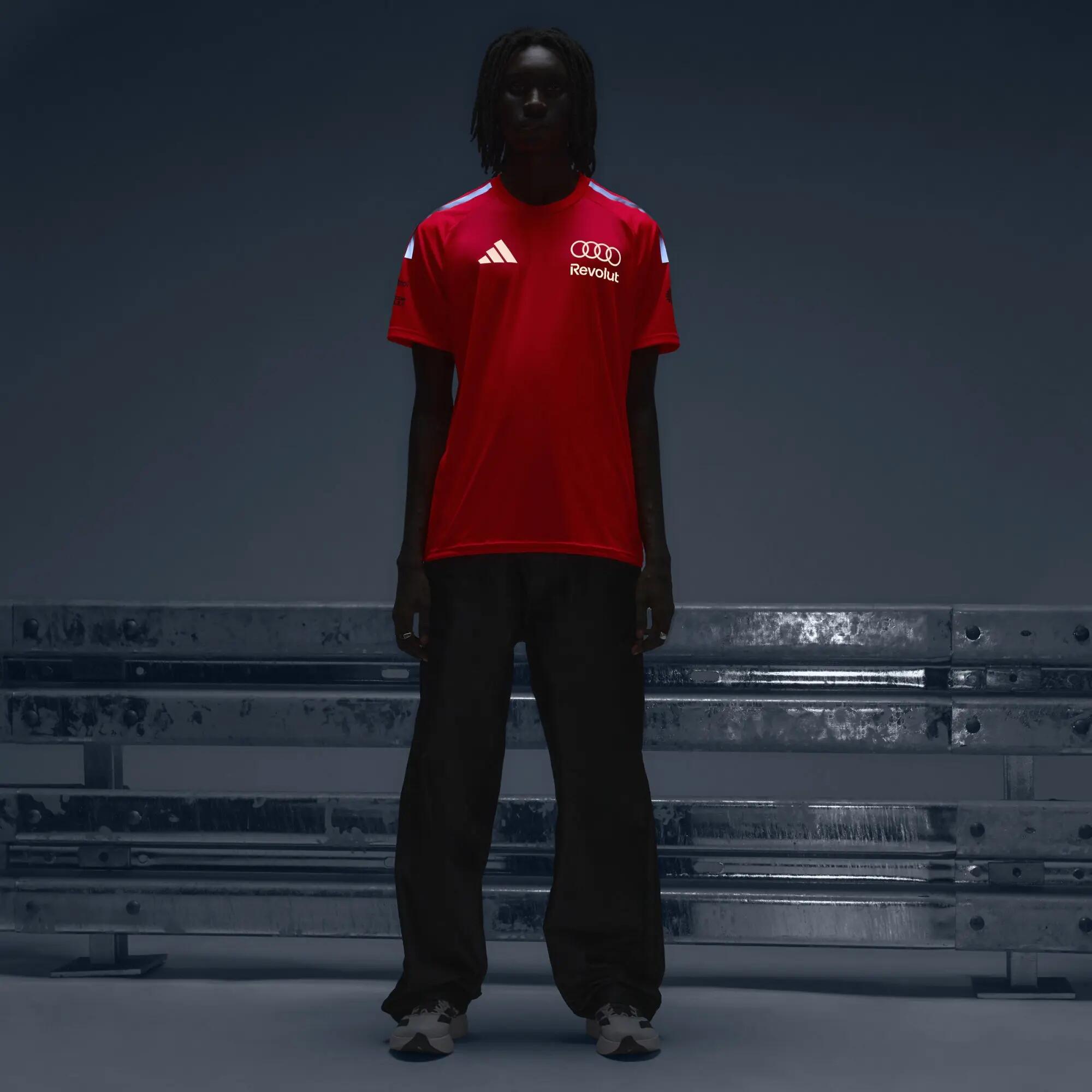 AUDI REVOLUT F1 TEAM SET UP T-SHIRT 15/15