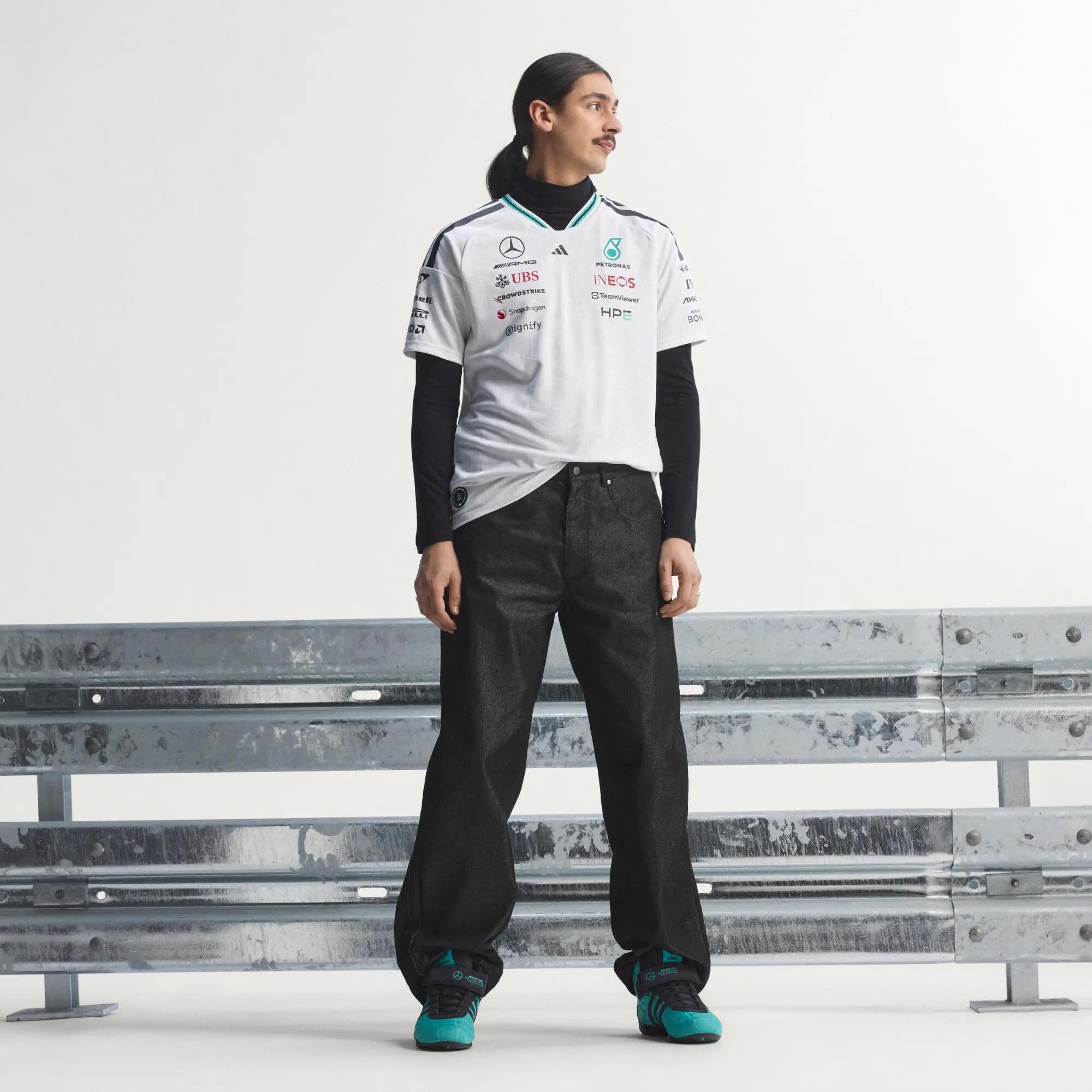 MAILLOT PILOTE MERCEDES - AMG PETRONAS FORMULA 1 TEAM AUTHENTIQUE 13/15