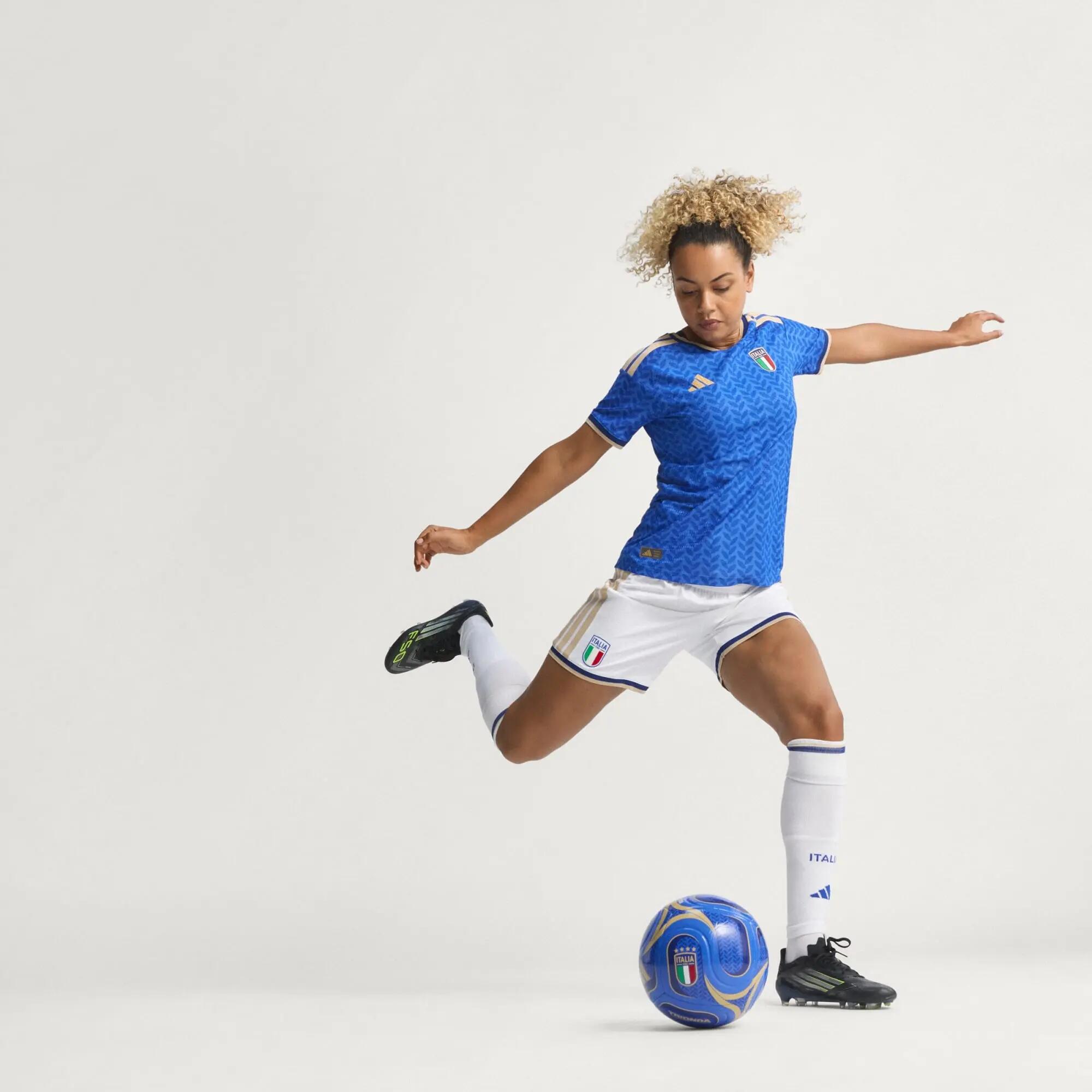 Camiseta primera equipación auténtica Italia 26 selección femenina 7/16