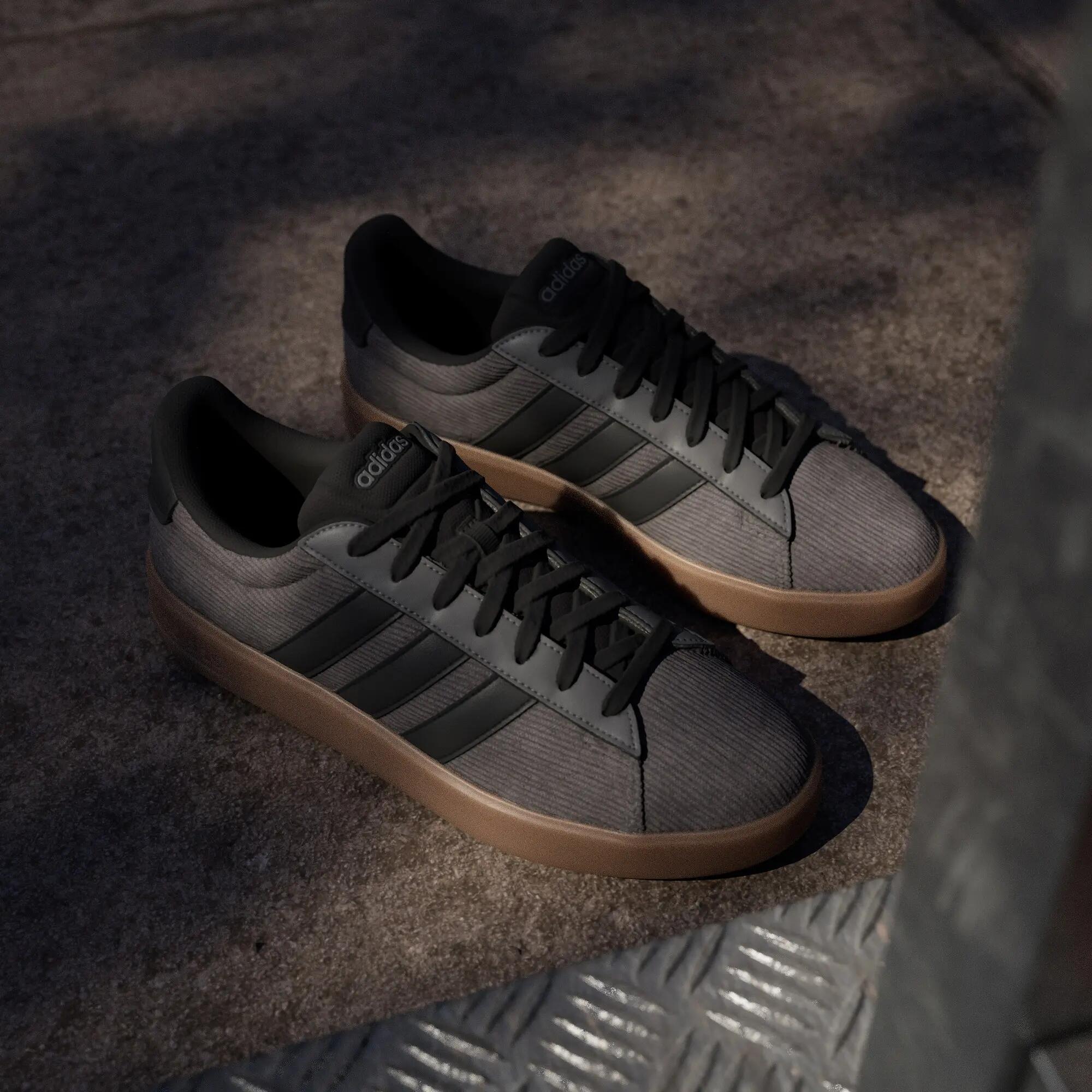 GRAND COURT 3.0 SCHUH 4/15