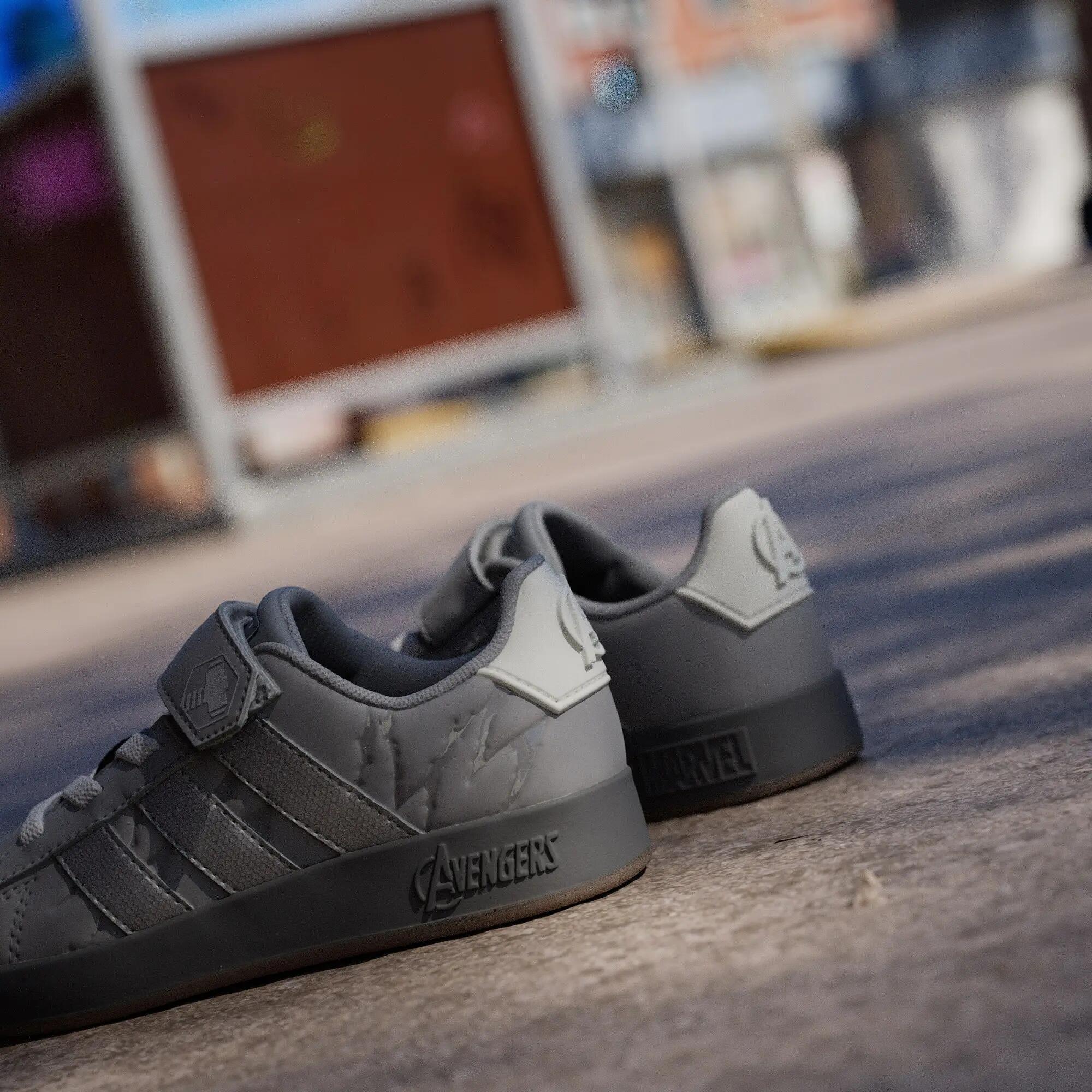 SAPATILHAS GRAND COURT VINGADORES ADIDAS MARVEL - CRIANÇA 15/15