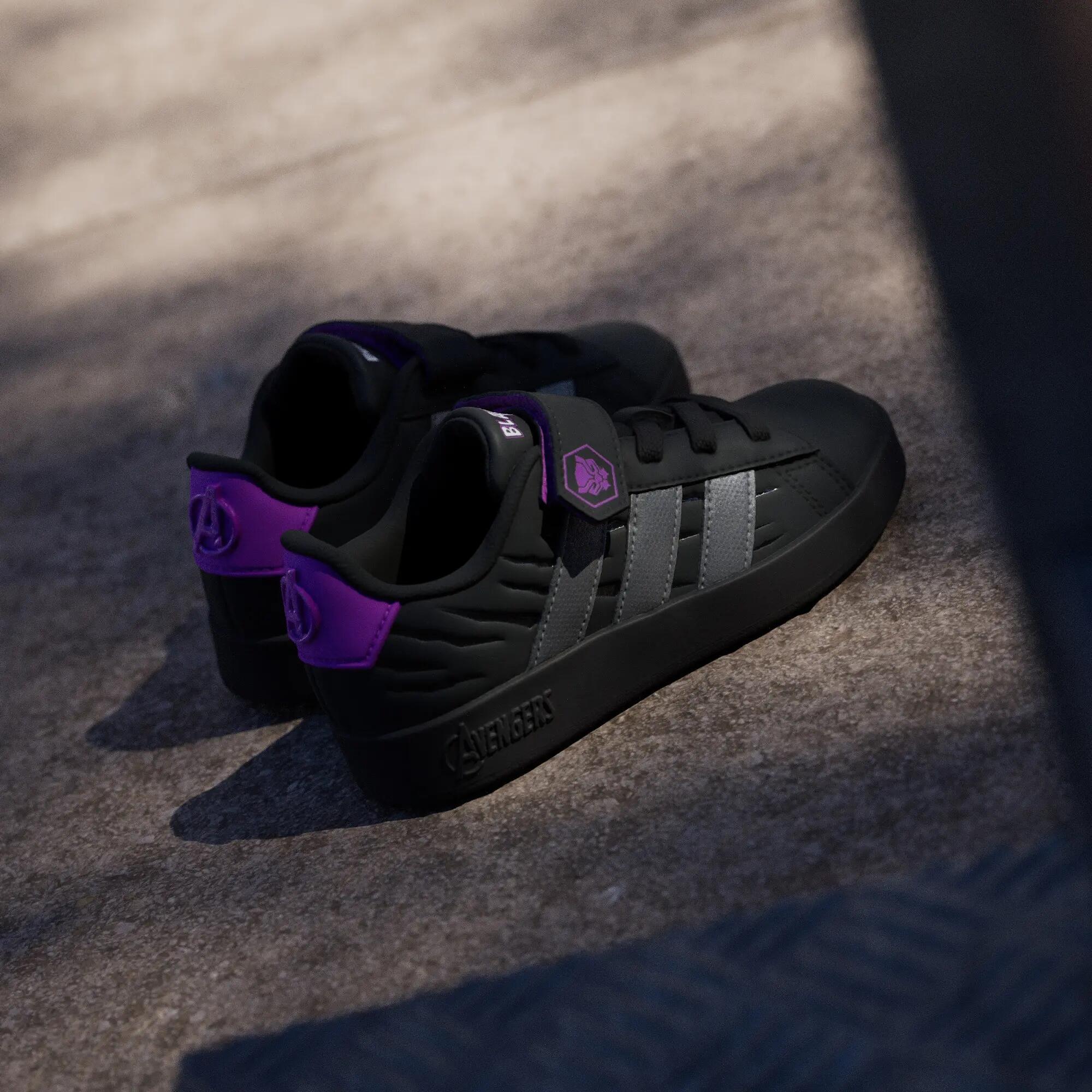 ADIDAS MARVEL AVENGERS GRAND COURT SCHOENEN KIDS 14/15