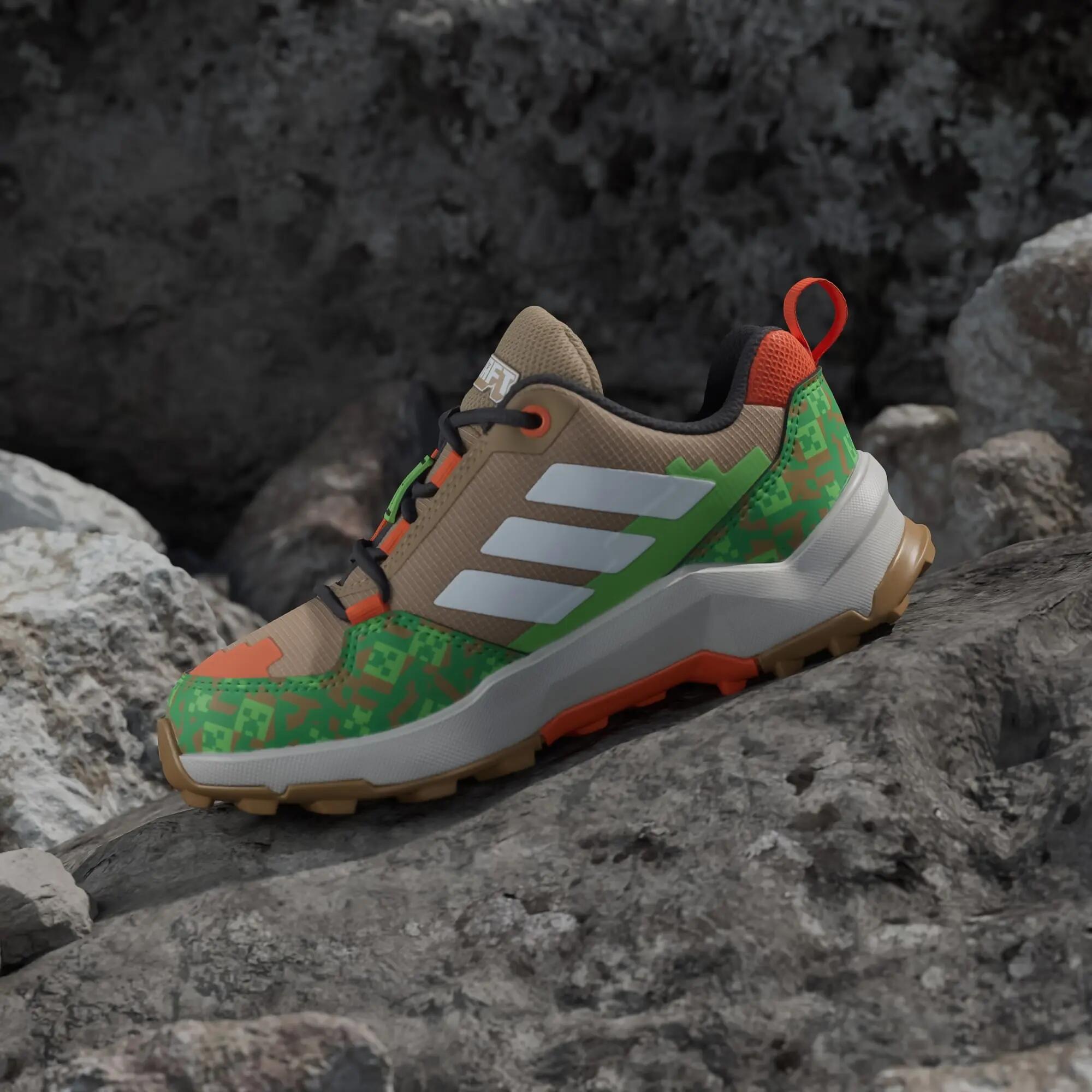 Buty turystyczne adidas Minecraft Terrex AX4R 5/16