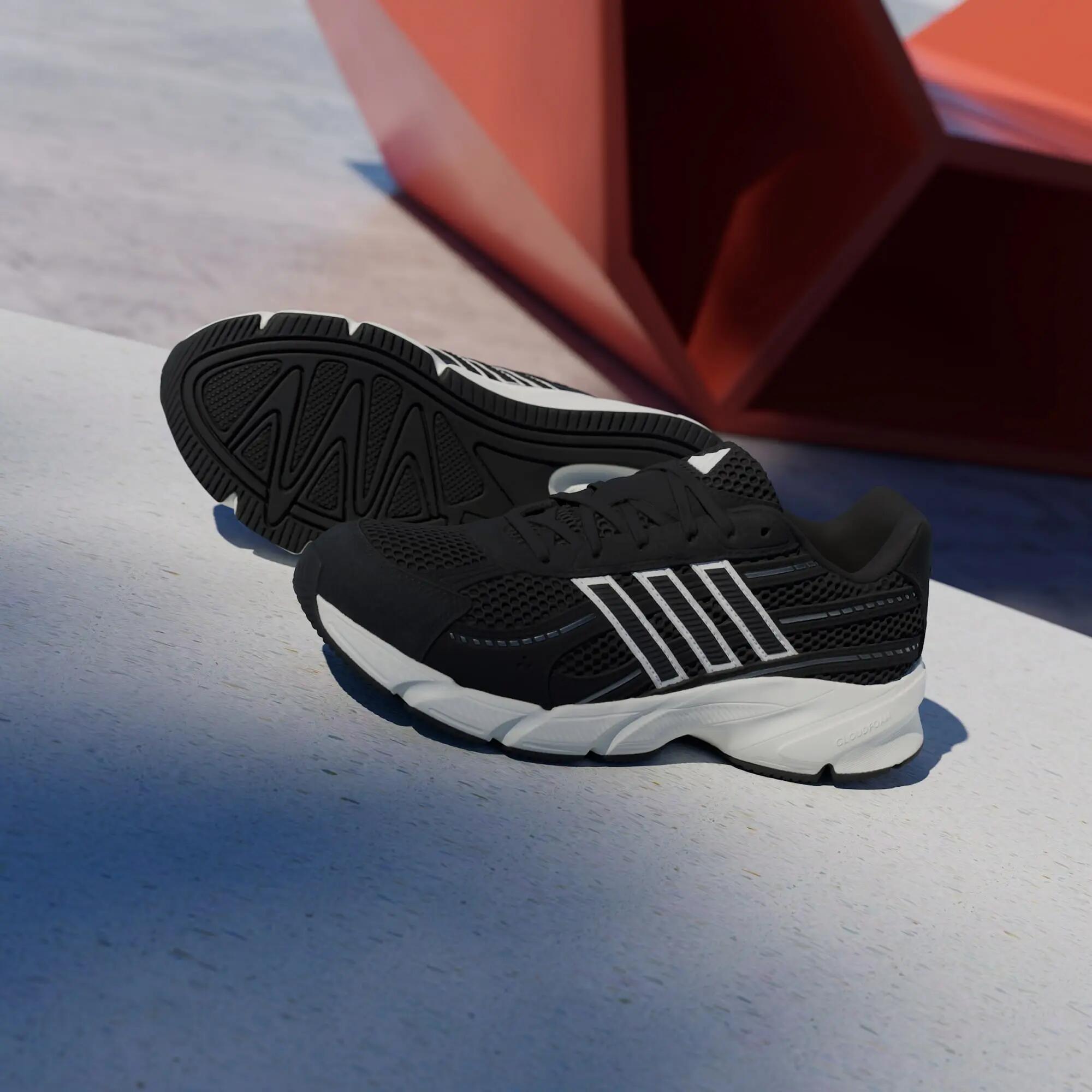 TECHNOCHAOS 2000 SCHOENEN 3/15