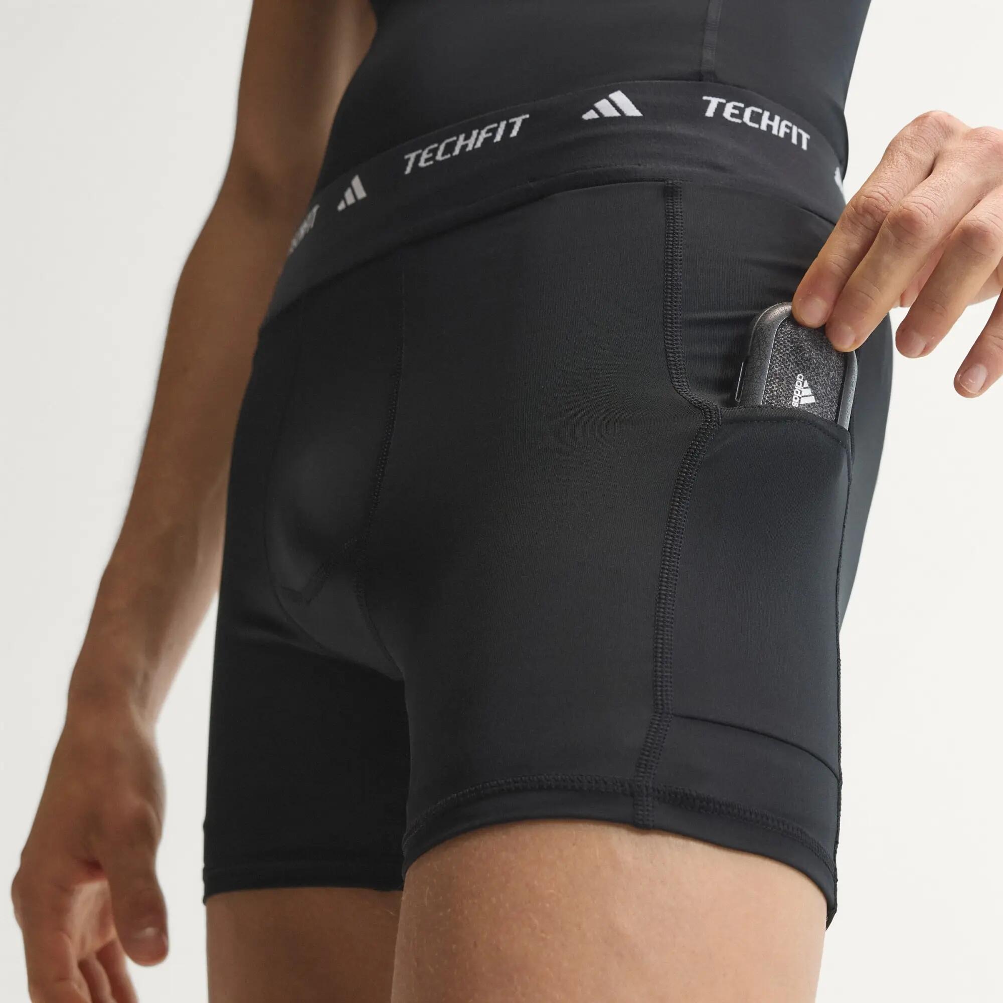 MALLAS CORTAS TECHFIT HYBRID 6/12