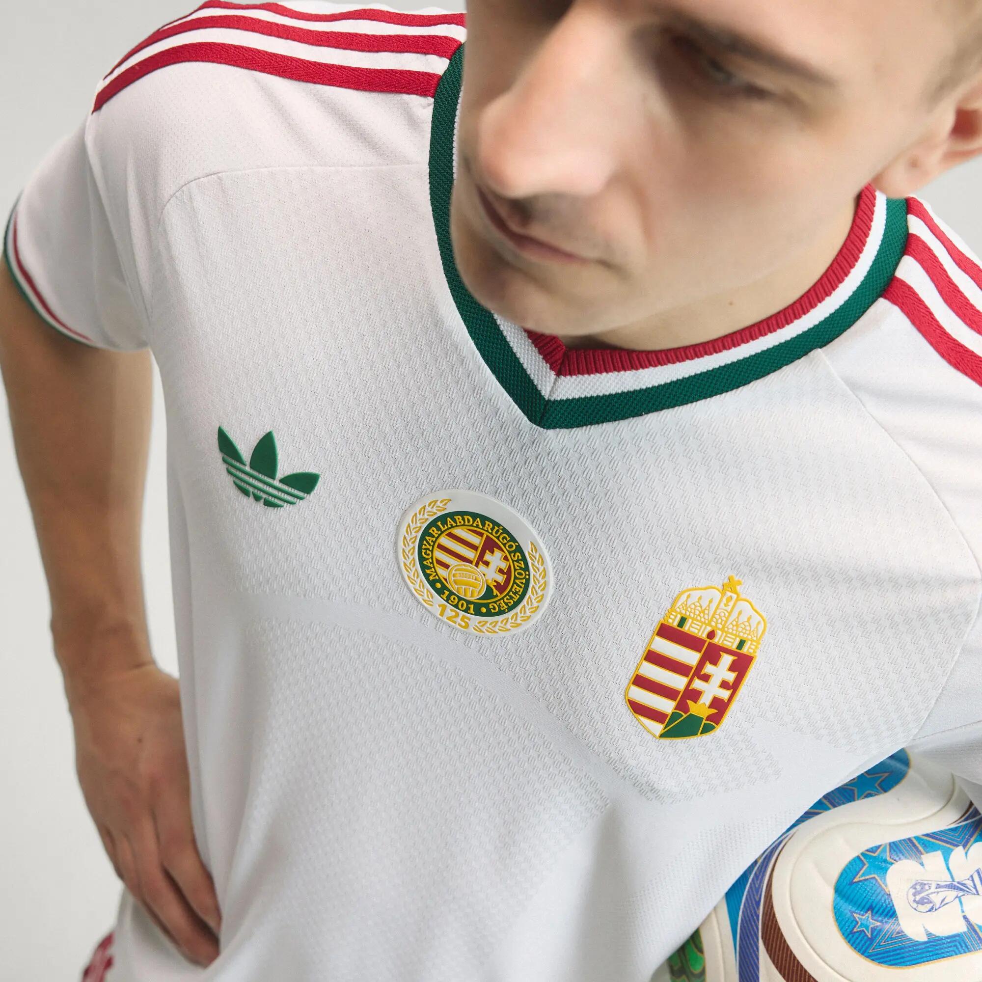 Maillot Extérieur Hongrie 26 Authentique 6/15