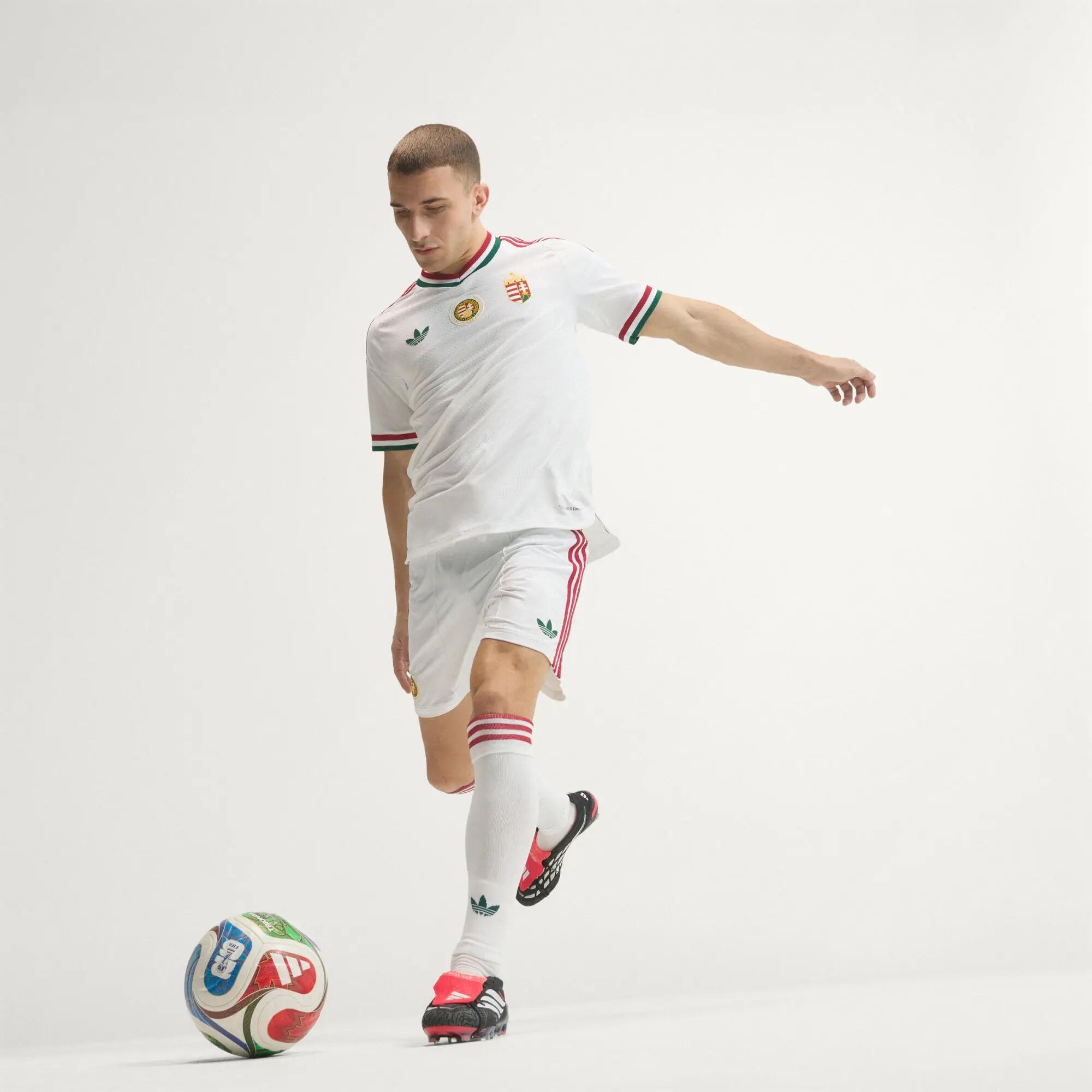 Maillot Extérieur Hongrie 26 Authentique 11/15