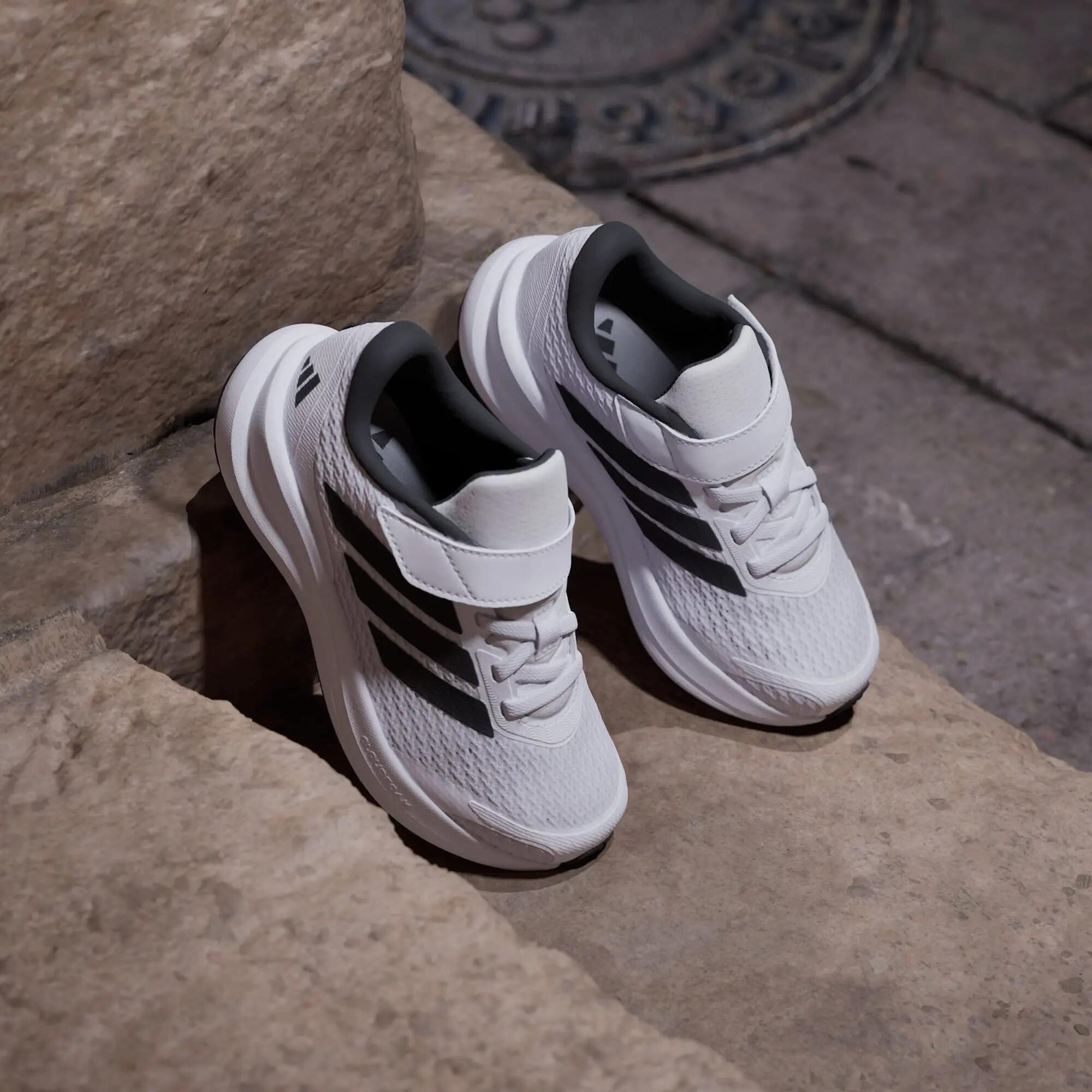 Scarpe Runfalcon 6 per bambini e bambine 4/15