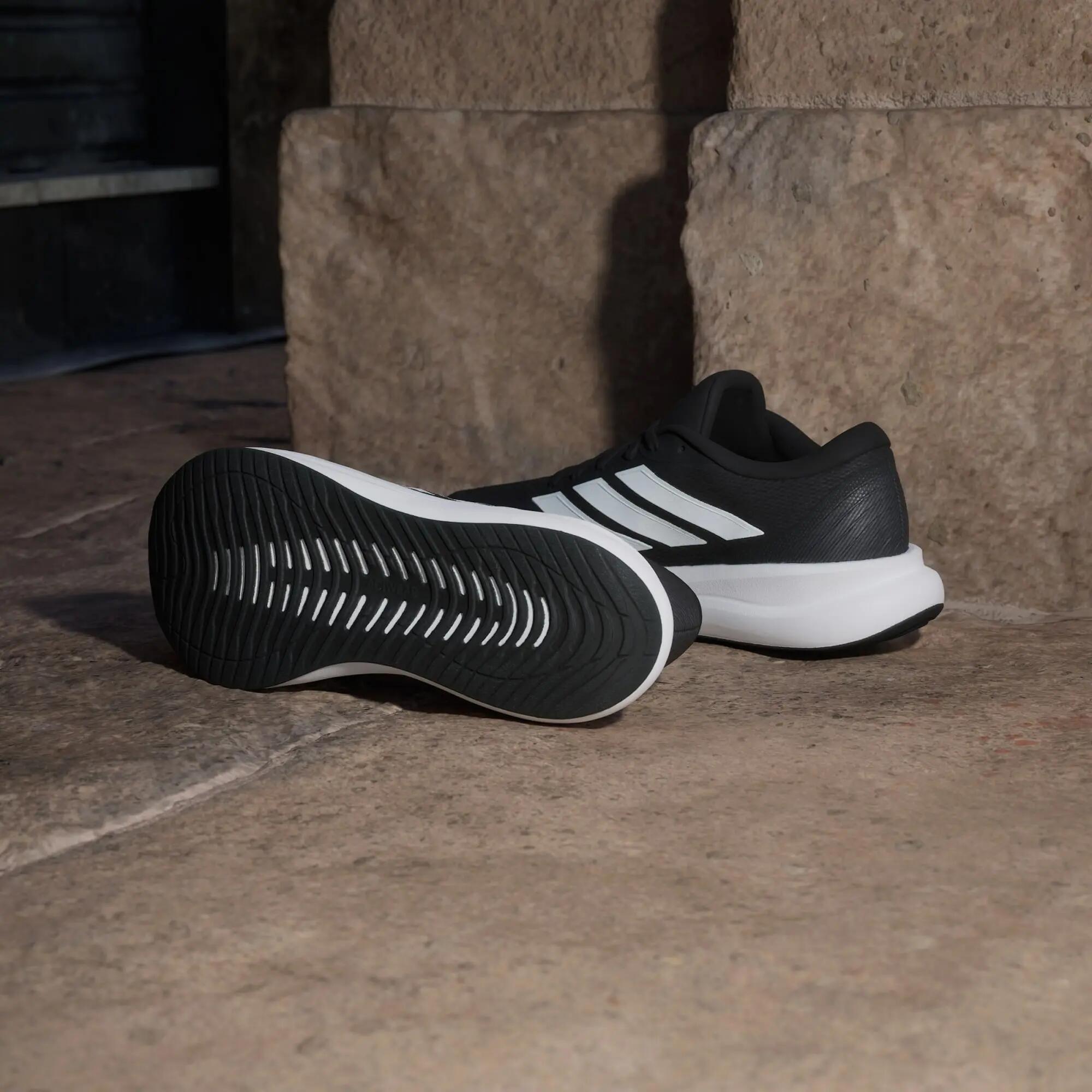 RUNFALCON 6 WIDE Schuh 3/15