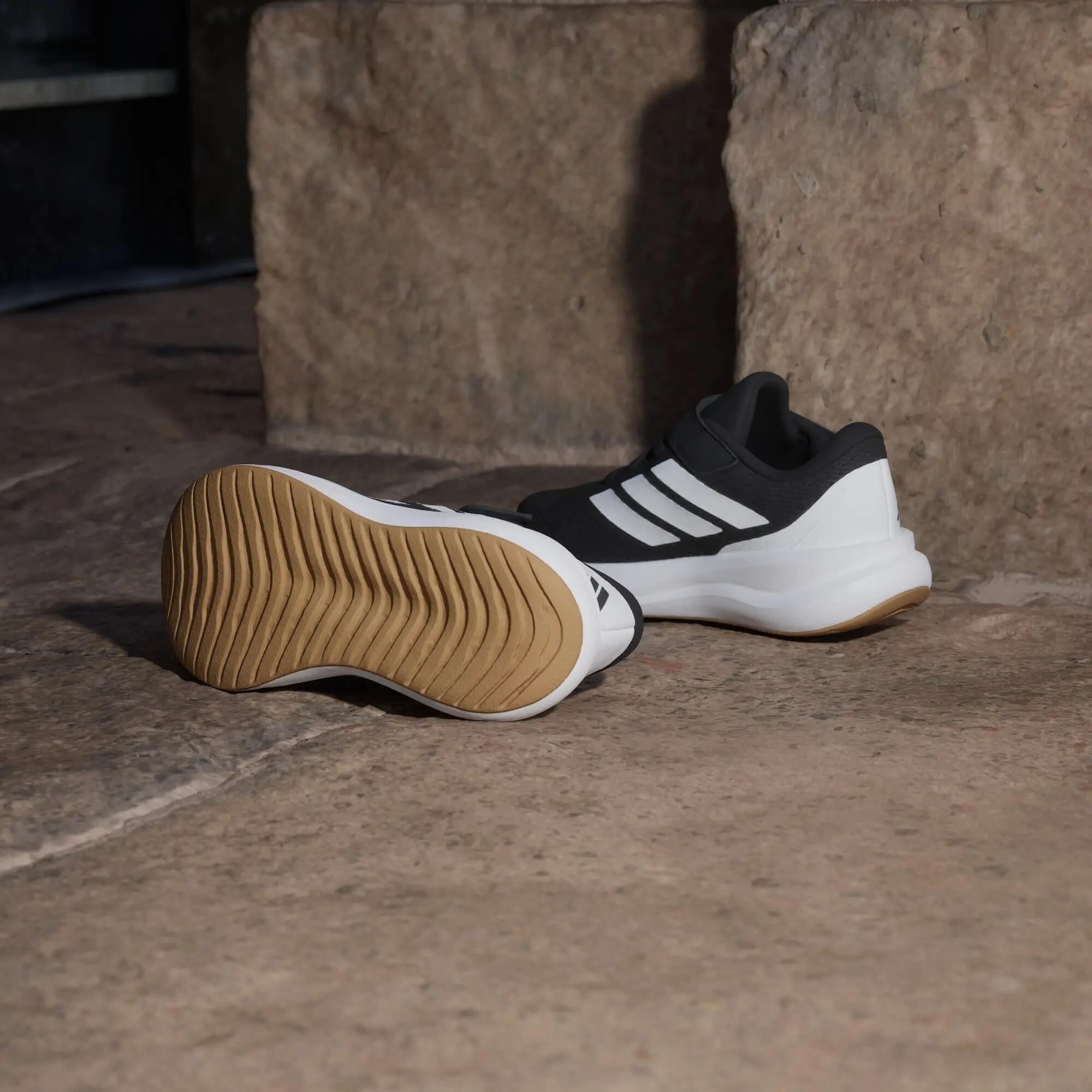 Scarpe Runfalcon 6 per bambini e bambine 3/15