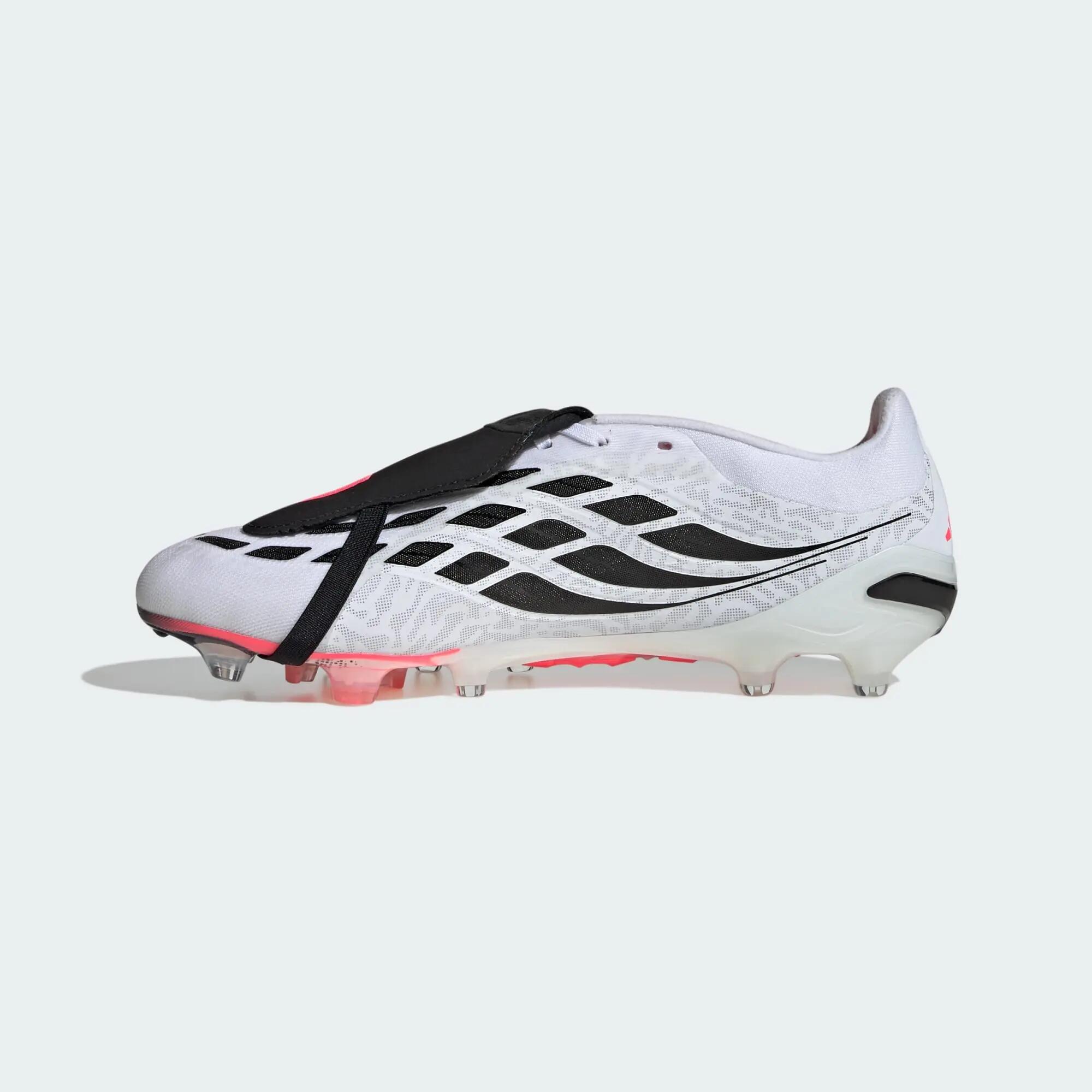 Botas de Futebol com língua dobrada Predator Pro —Piso Artificial 8/14