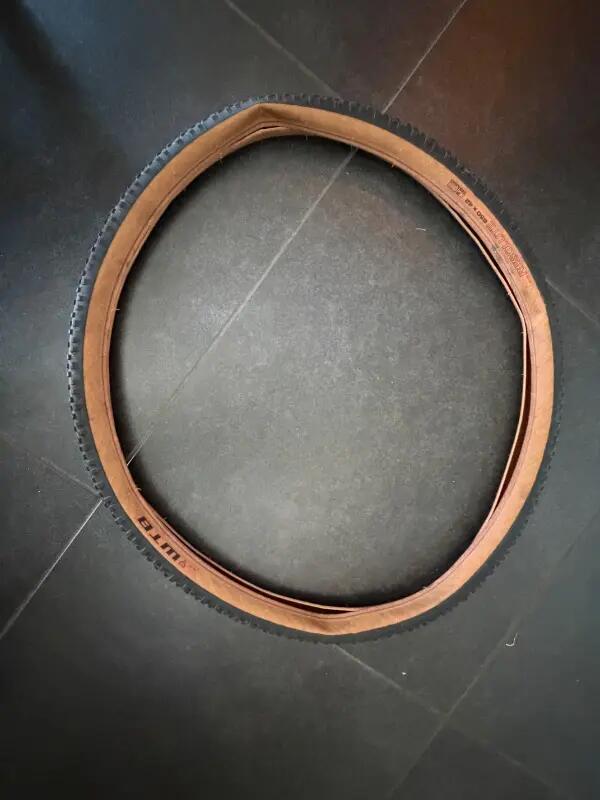 Tussen Particulieren - Buitenband gravel 1/4