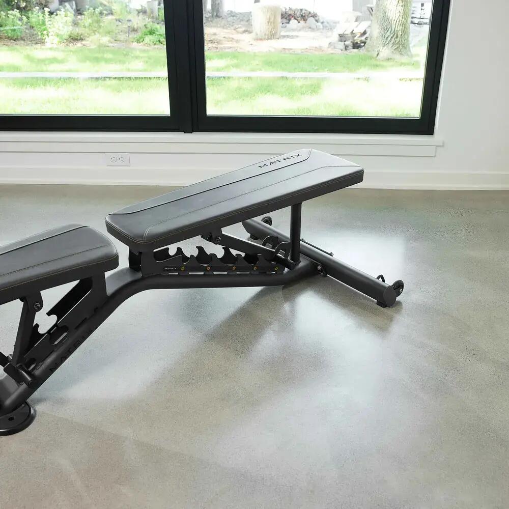 Matrix MABR1 verstelbare trainingsbank met 5 rugleuningposities 4/15
