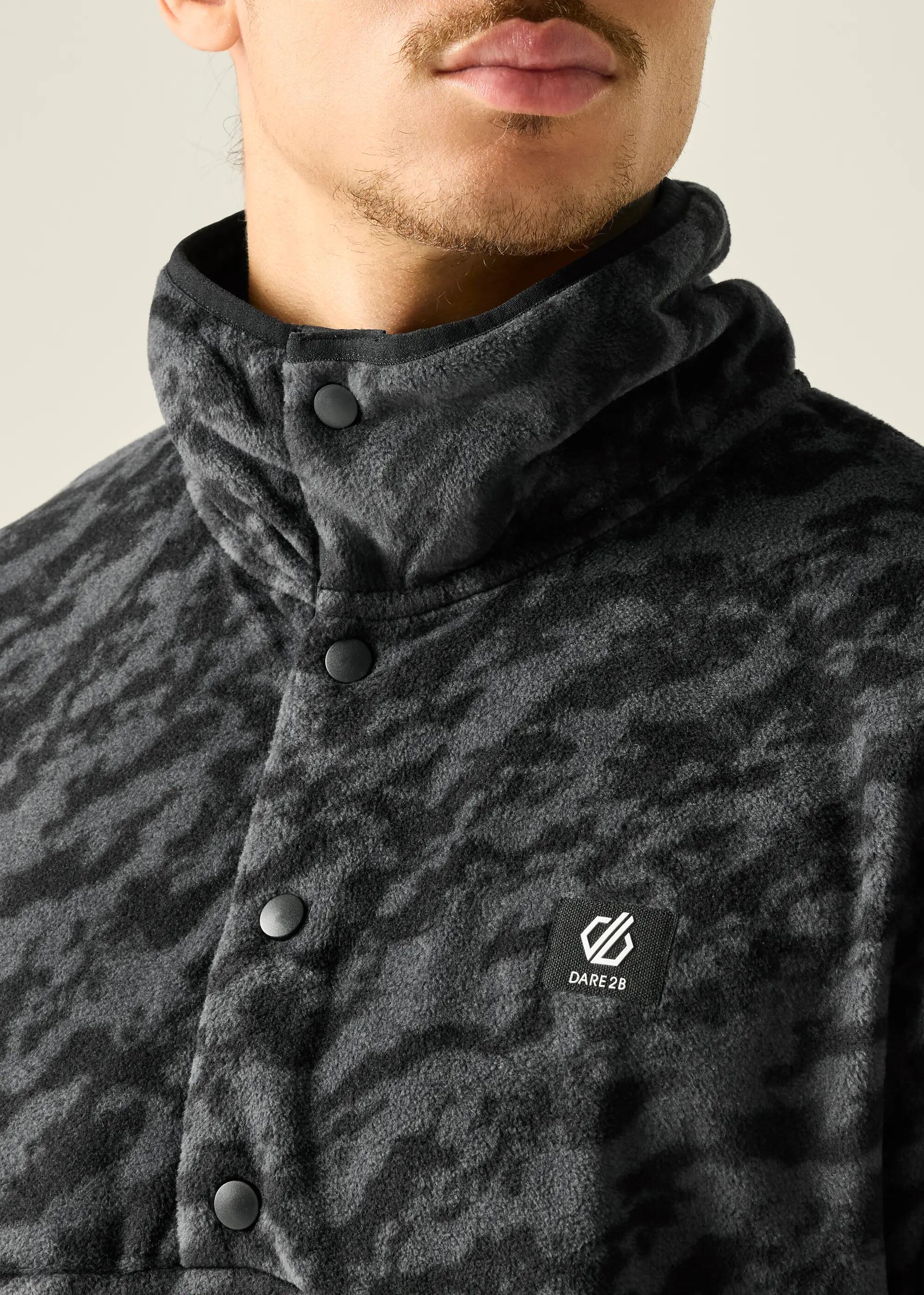 Sudadera polar estampada con media cremallera para hombre. 4/6