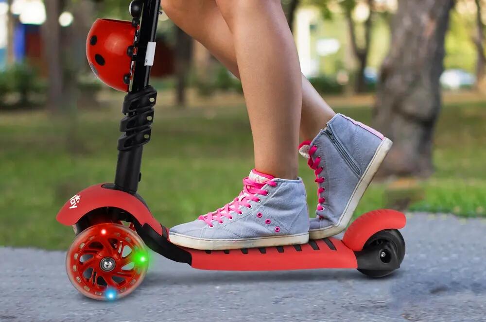Patinete de três rodas Biedronka para crianças 15/15