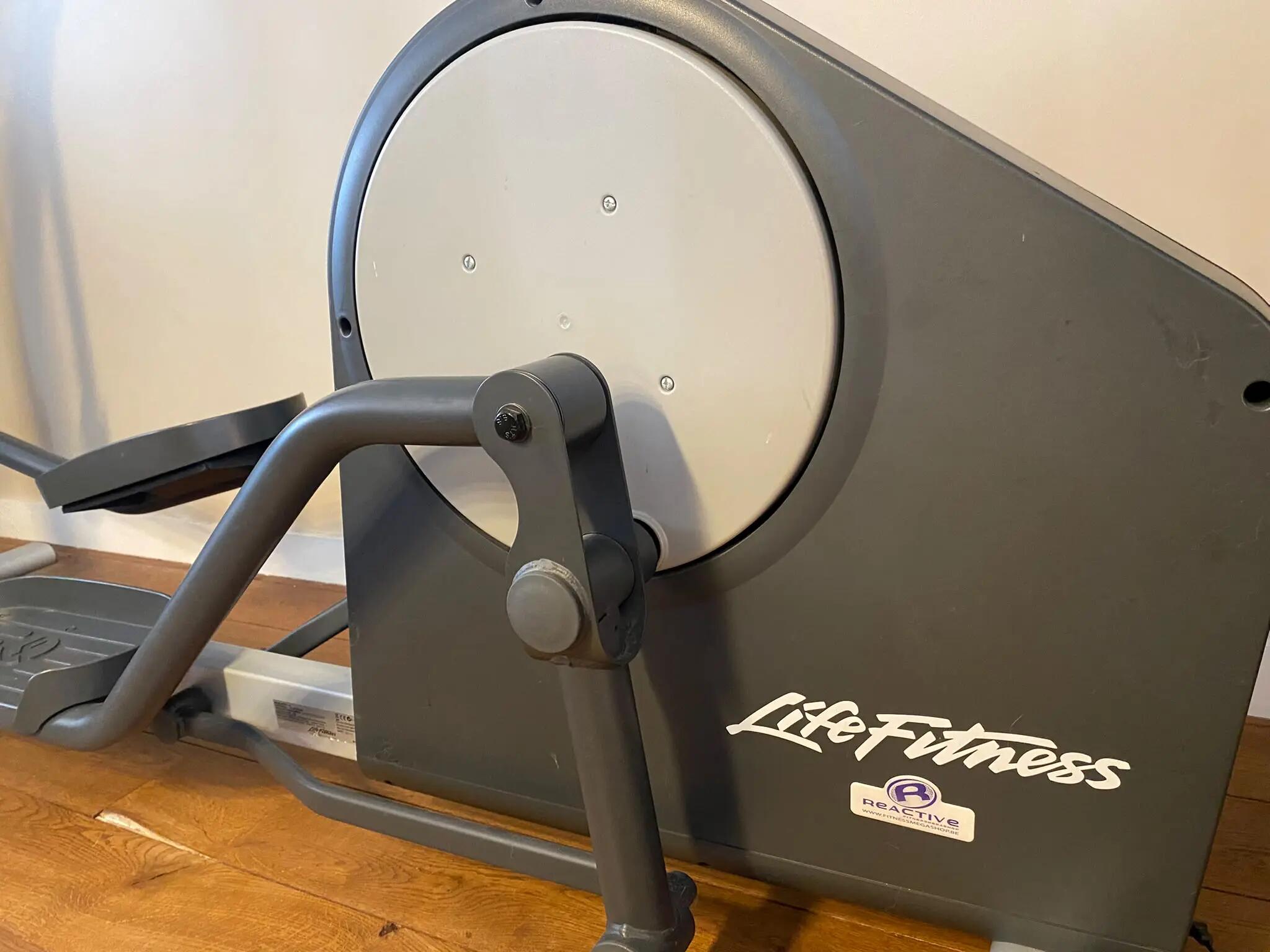 Entre Particuliers - Crosstrainer Life Fitness – comme new 5/7