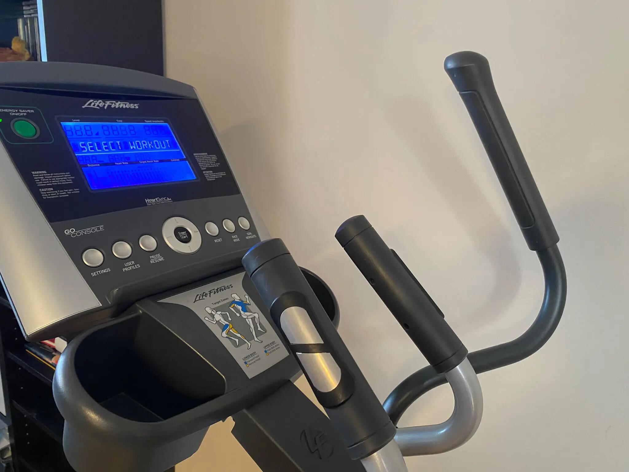 Entre Particuliers - Crosstrainer Life Fitness – comme new 4/7