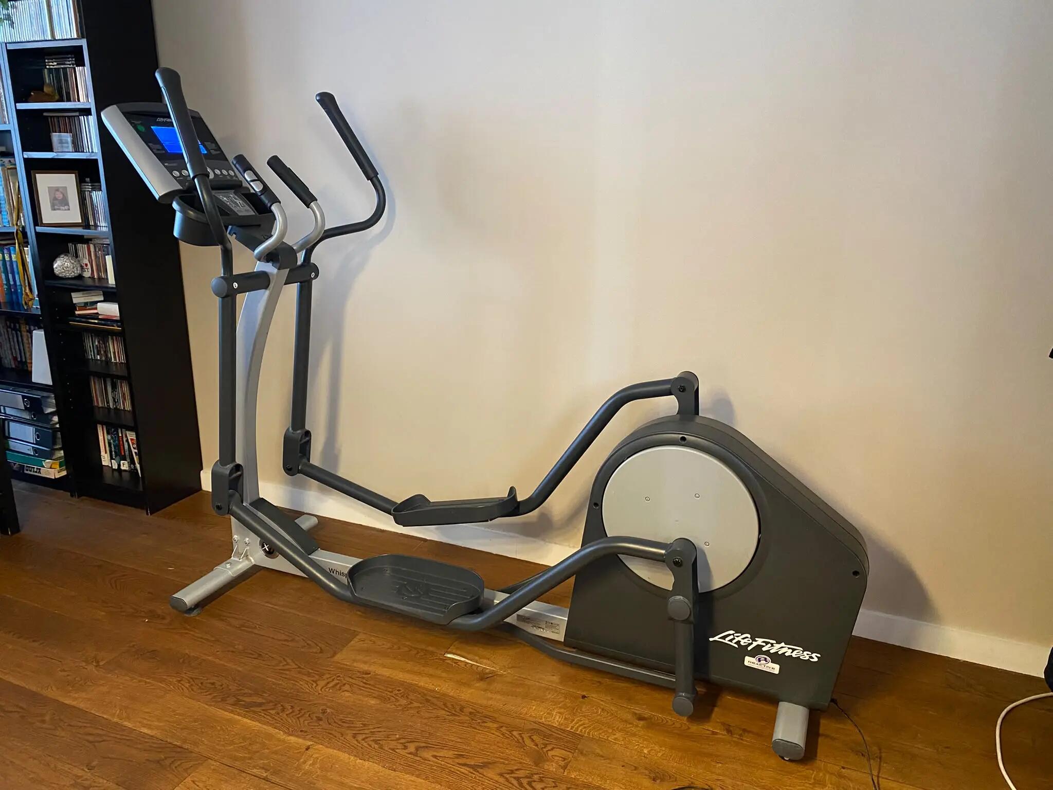 Entre Particuliers - Crosstrainer Life Fitness – comme new 2/7