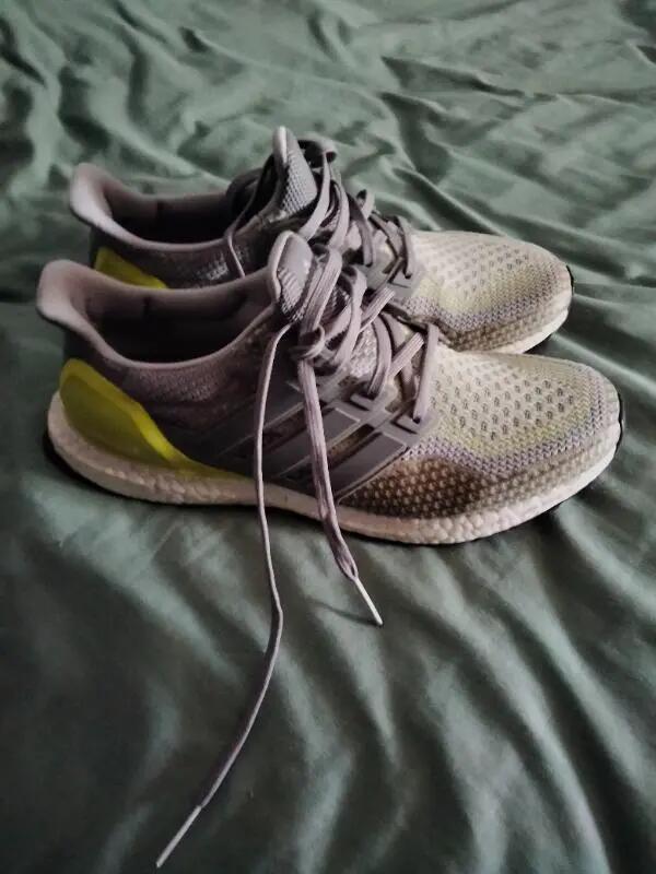 Tussen Particulieren - Loopschoenen Adidas ultra boost 4/5
