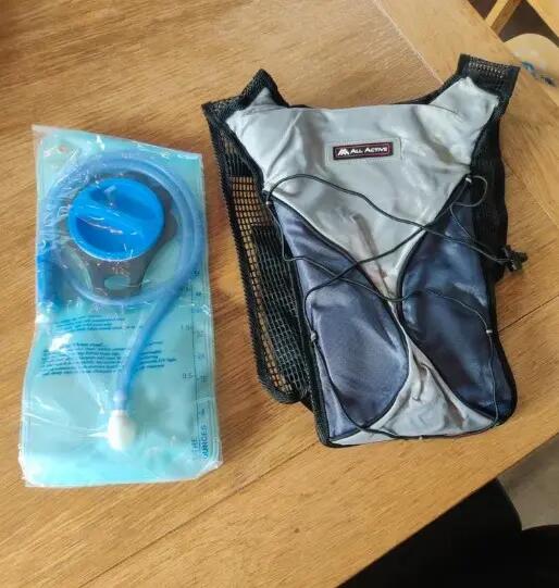 Tussen Particulieren - Drinkzak voor fietsen/lopen. 2L inhoud 3/3