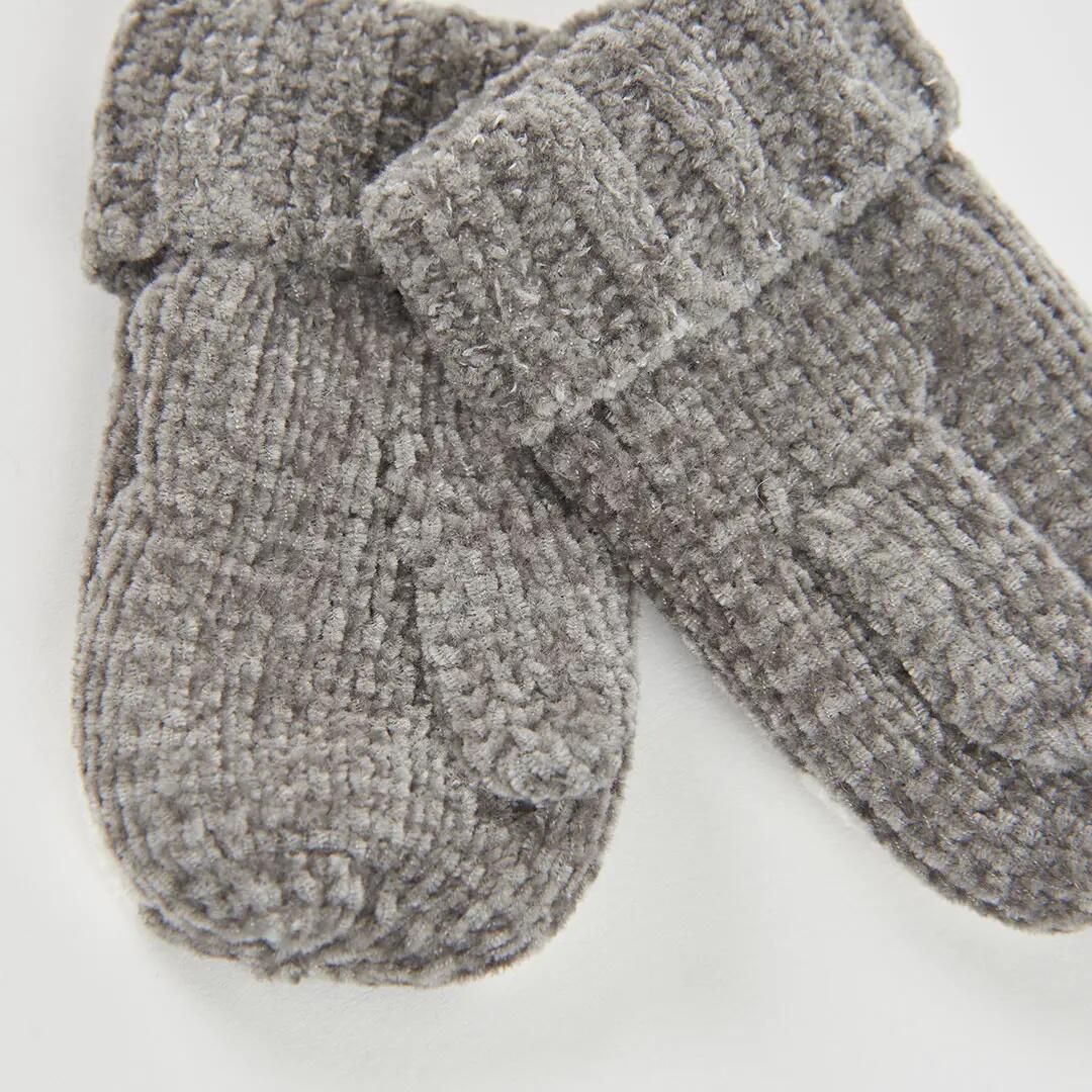 Manopla gris vigoré bebé estampado pingüino 3/3