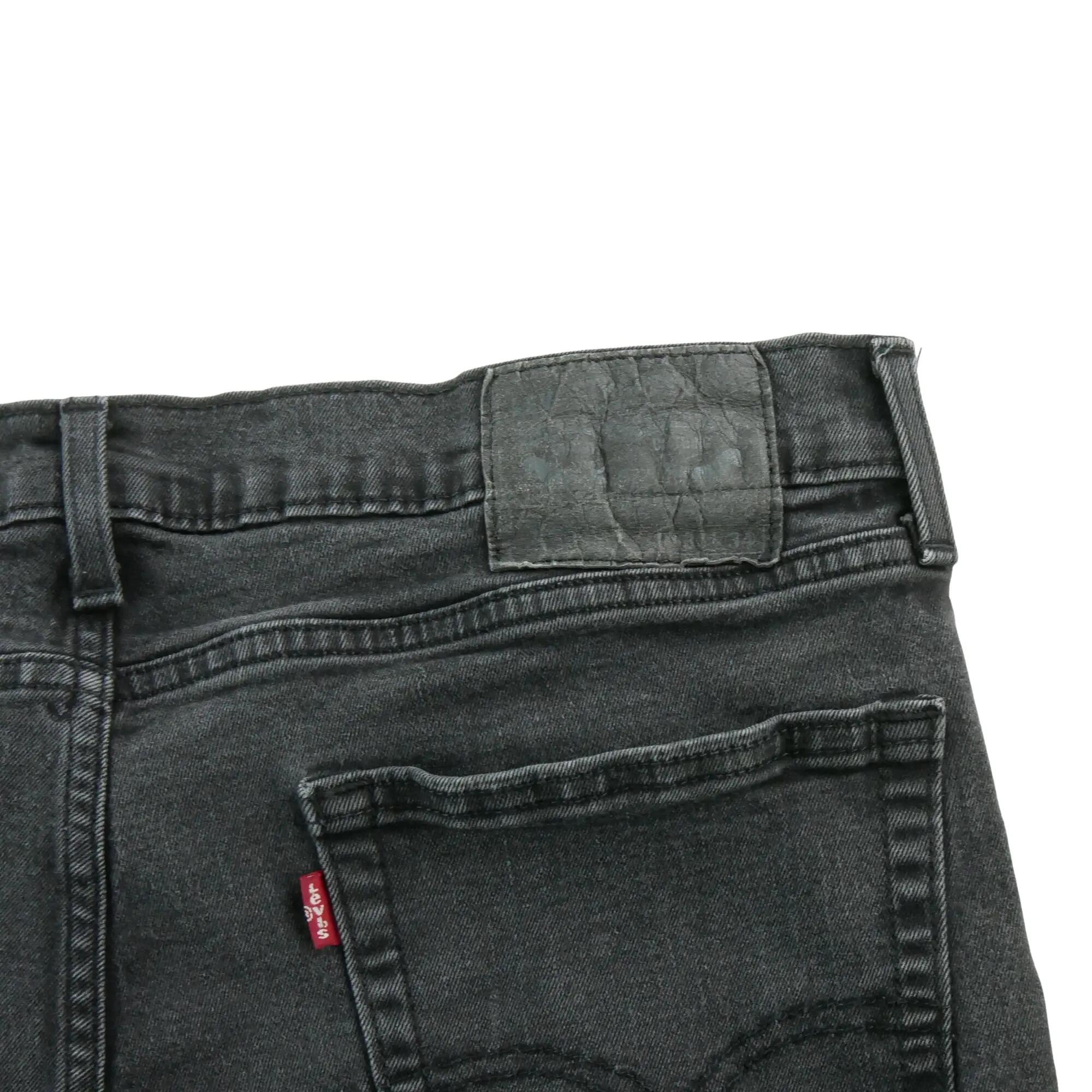 Segunda Vida - Shorts hombre Levi Strauss casual negro - Excelente 4/6