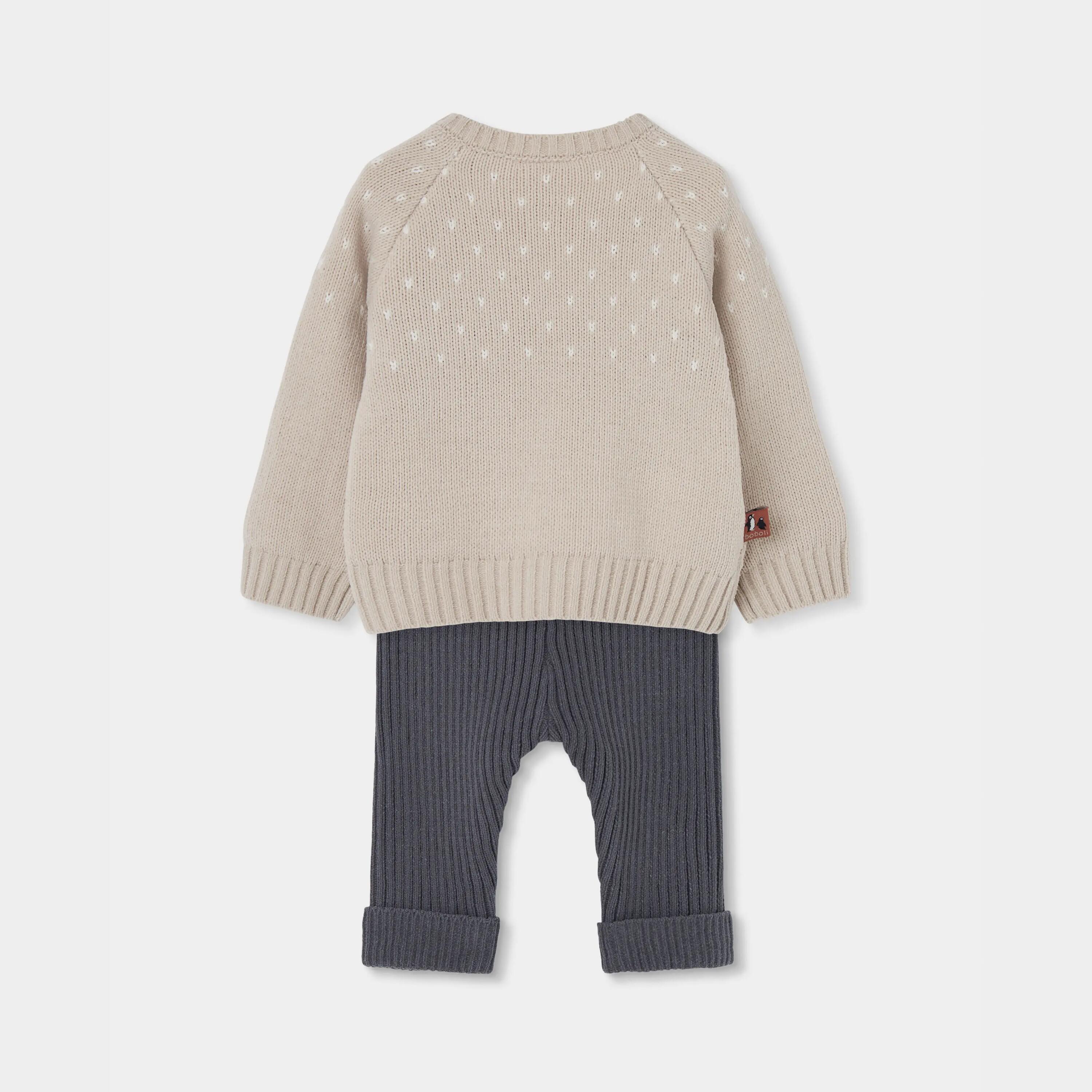 Conjunto bebé beige estampado de pingüino 2/7