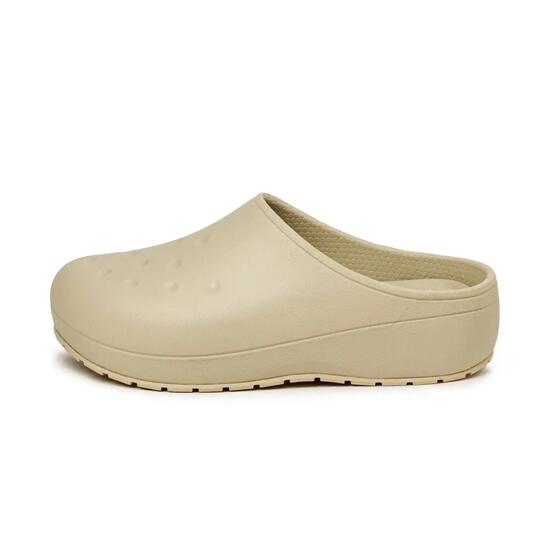Uniseksowe klapki typu crocs CROCS CLASSIC QUIET CLOG Bark