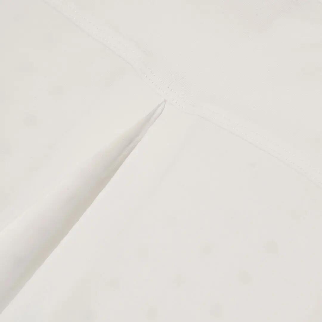 Camiseta punto niña blanca con tachuelas 4/4