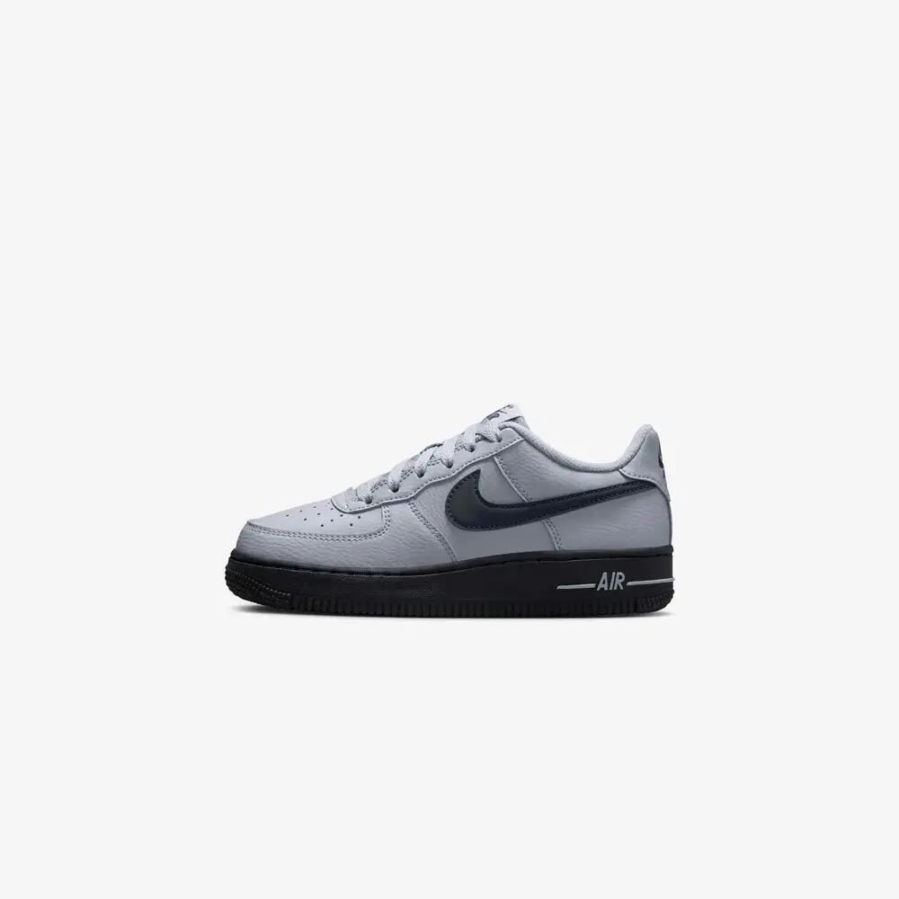 NIKE picture