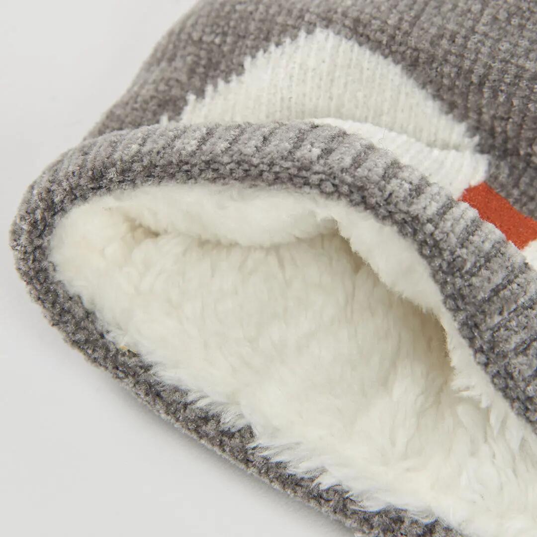 Gorro gris vigoré con diseño de pingüino 3/3