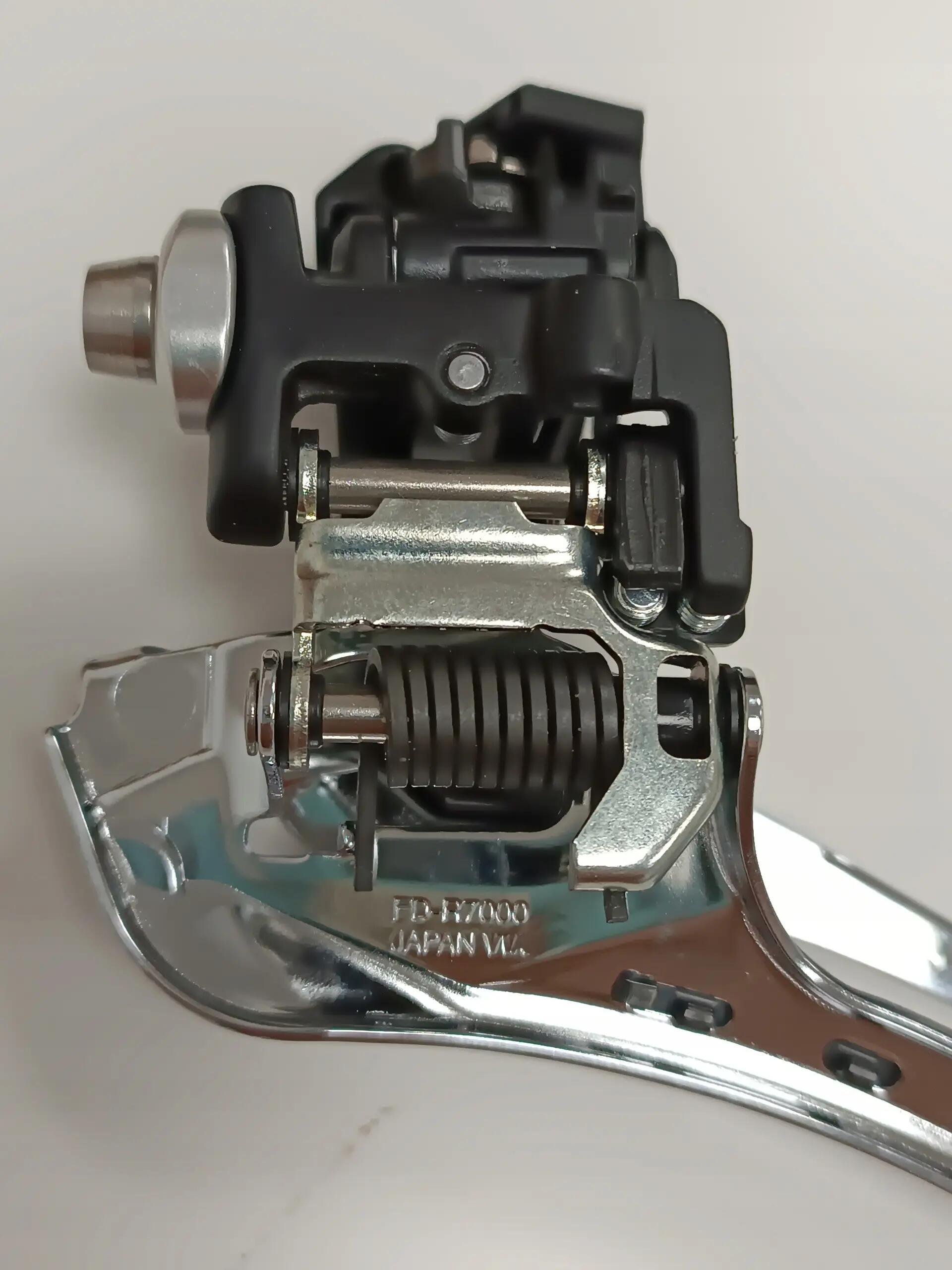 Deragliatore anteriore per bicicletta SHIMANO 105 5/6