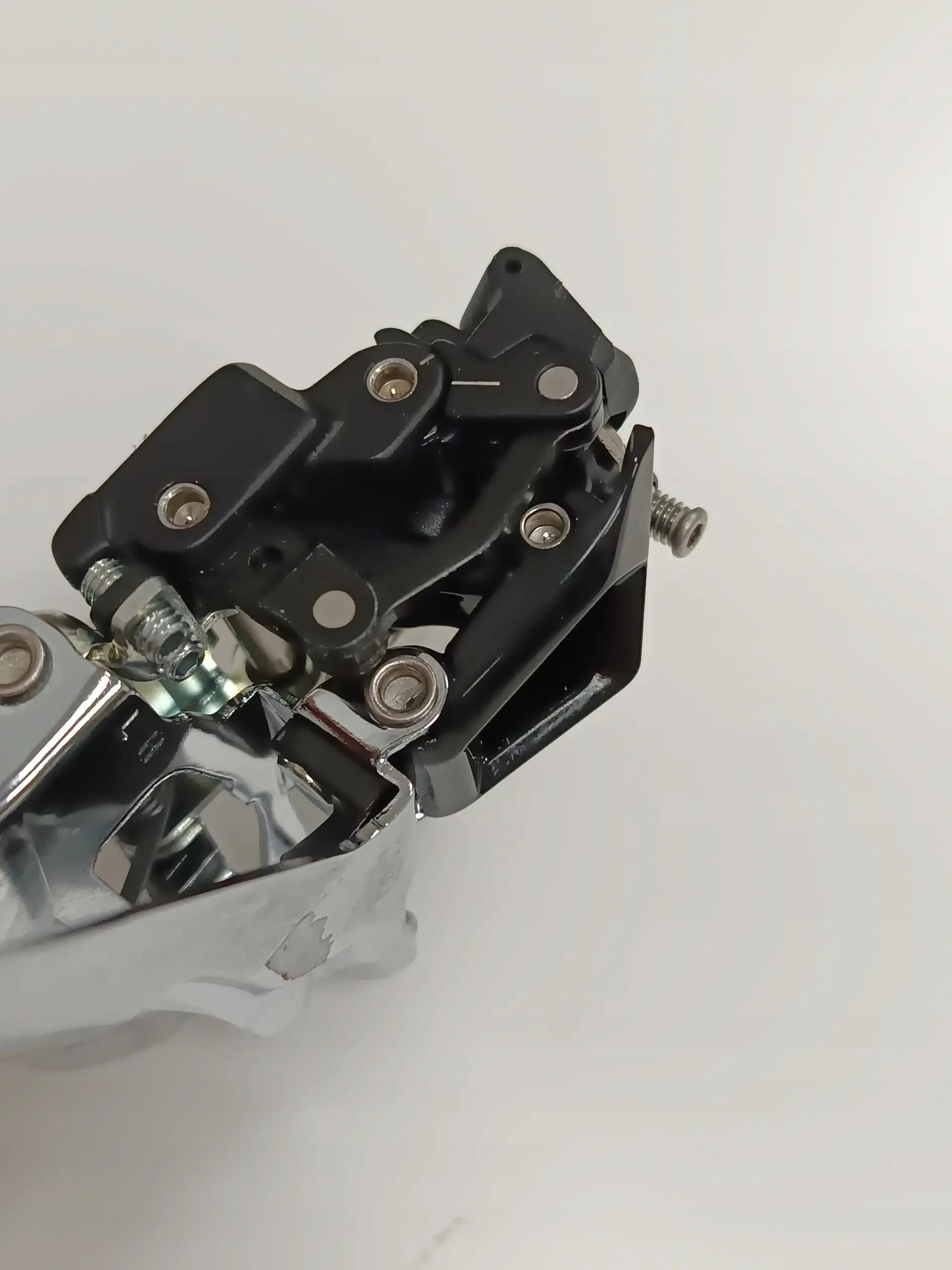 Deragliatore anteriore per bicicletta SHIMANO 105 4/6