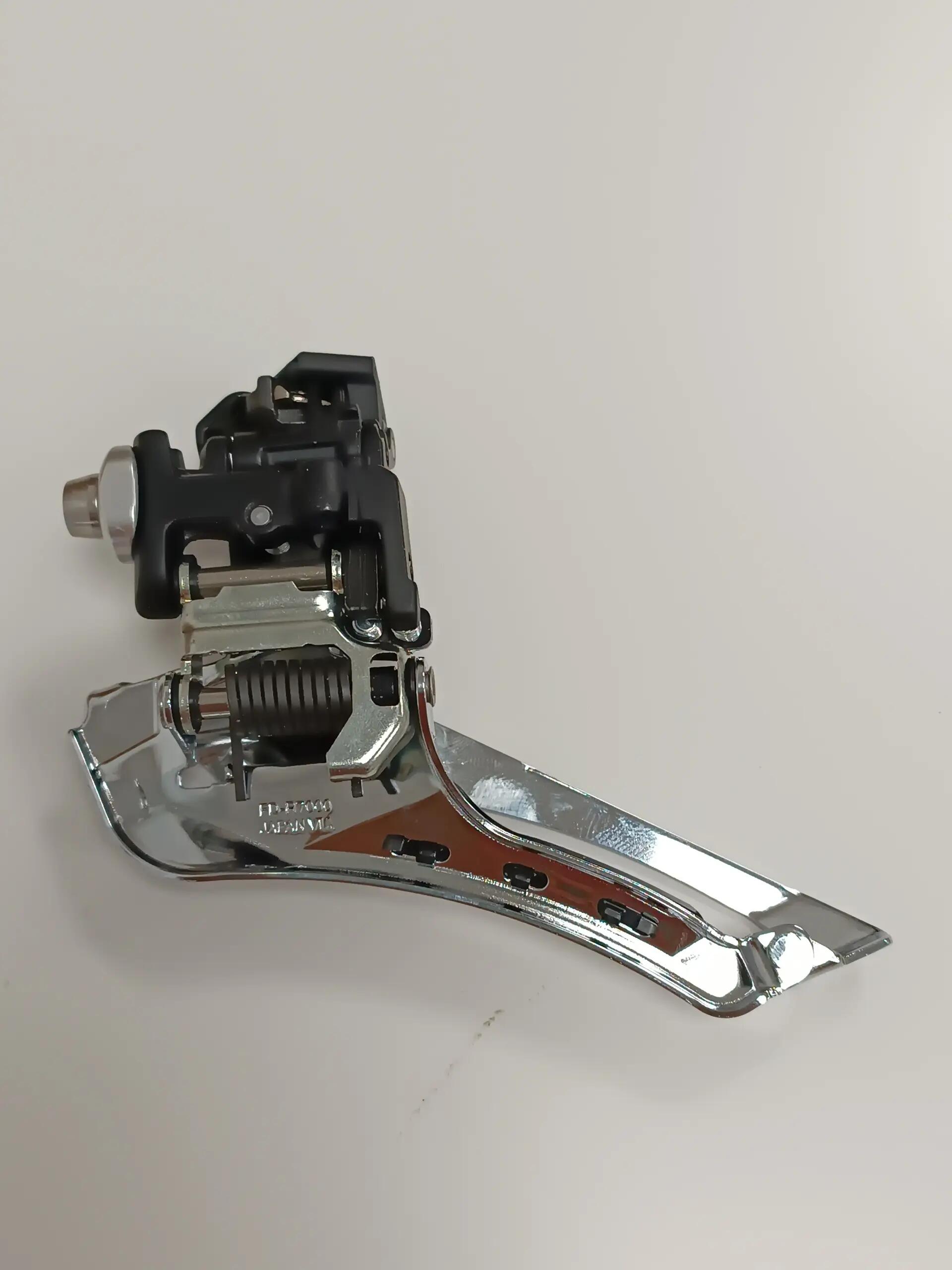 Deragliatore anteriore per bicicletta SHIMANO 105 3/6