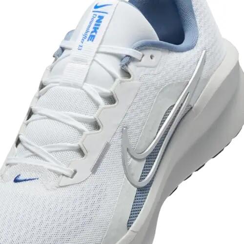 Nike Downshifter 13 Scarpe Da Corsa Uomo in Bianco e Argento Metallizzato 6/6